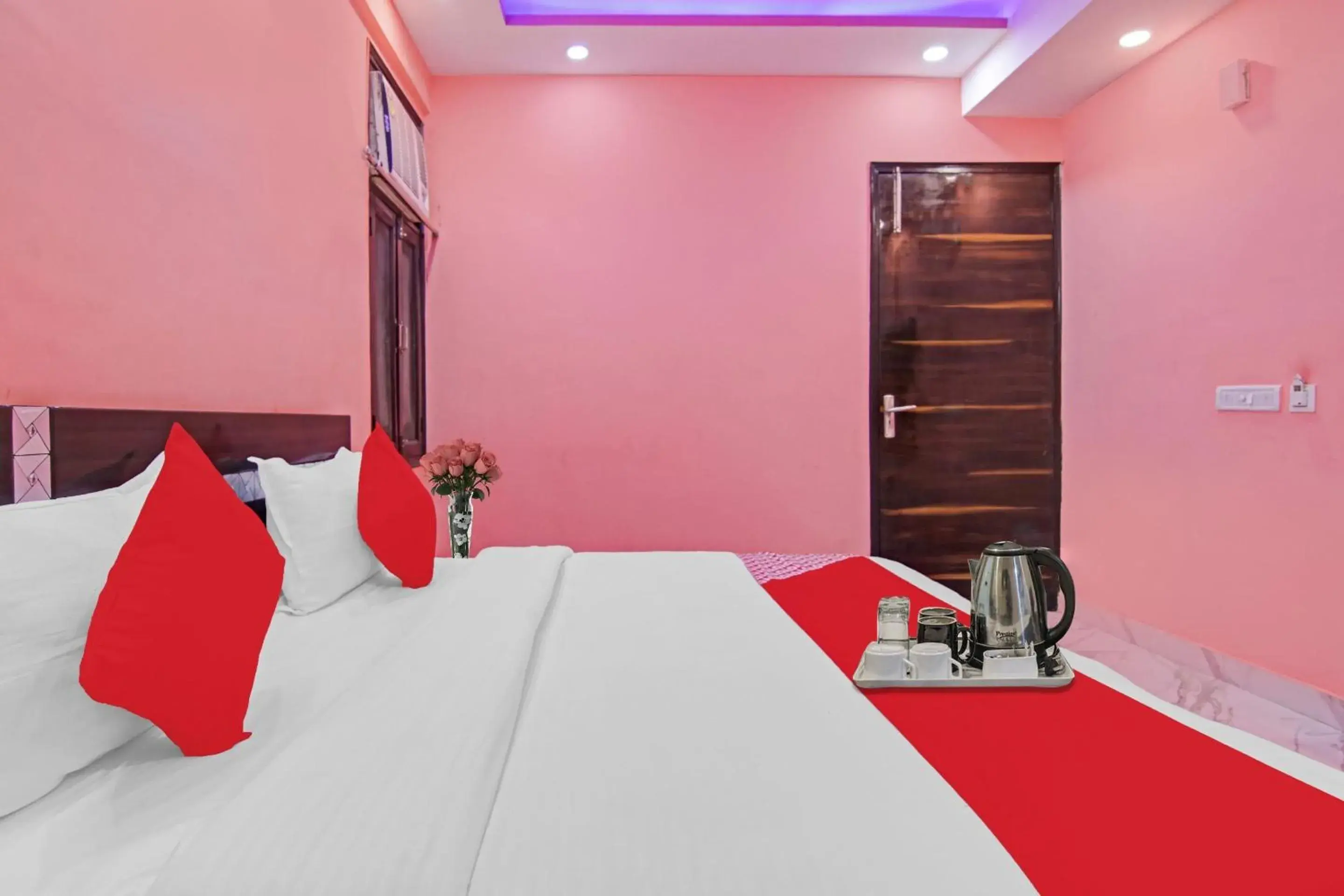 Bedroom, Bed in Super Hotel O Rishabh Inn Bedroom, Bed in Super Hotel O Rishabh Inn