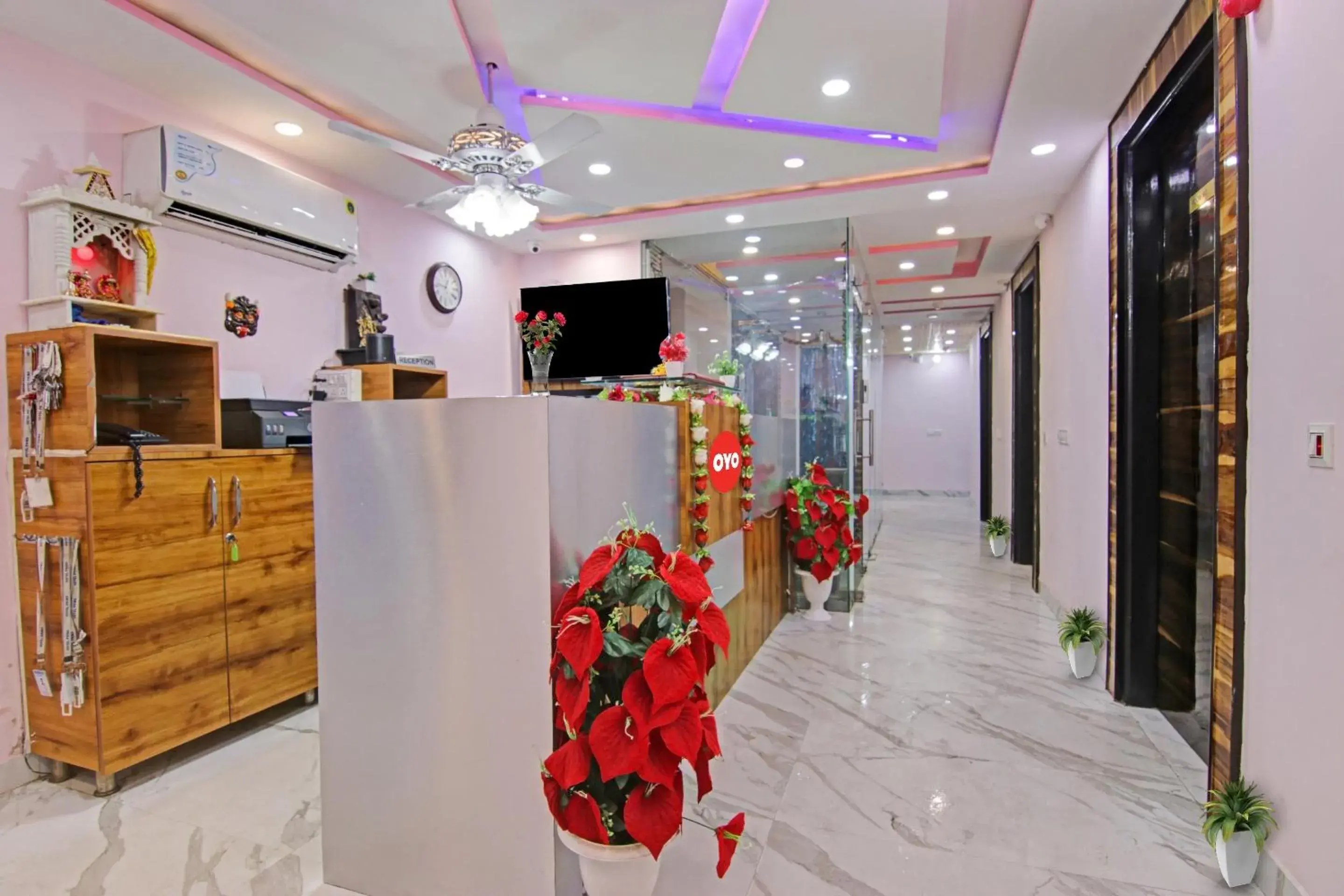 Lobby or reception in Super Hotel O Rishabh Inn Lobby or reception in Super Hotel O Rishabh Inn