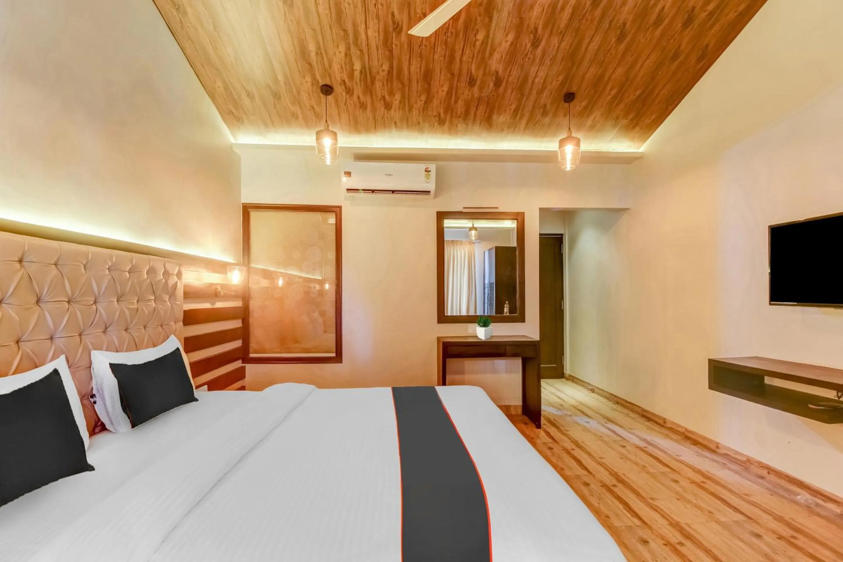 Bedroom, Bed in Capital O Coco Farm Resort