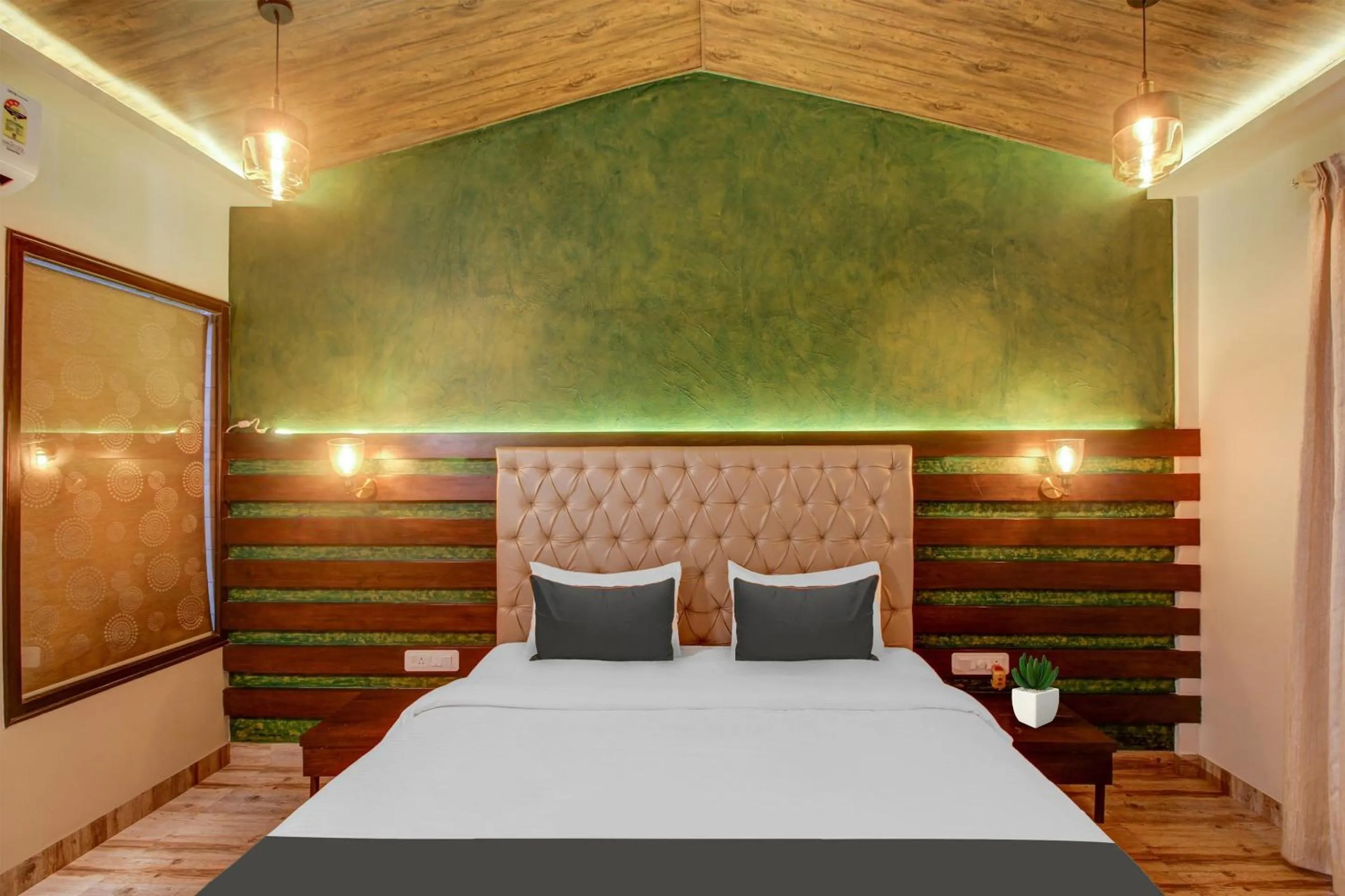 Bedroom, Bed in Capital O Coco Farm Resort