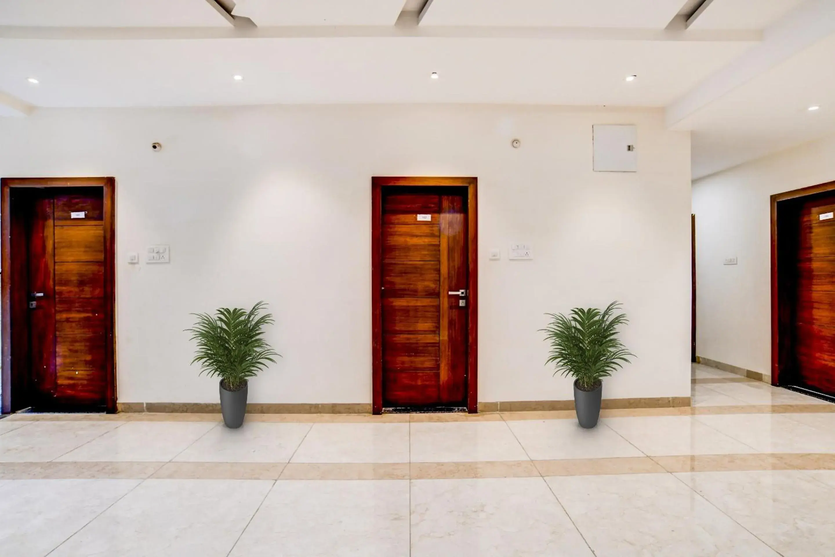 Facade/entrance in Collection O Task Facade/entrance in Collection O Task