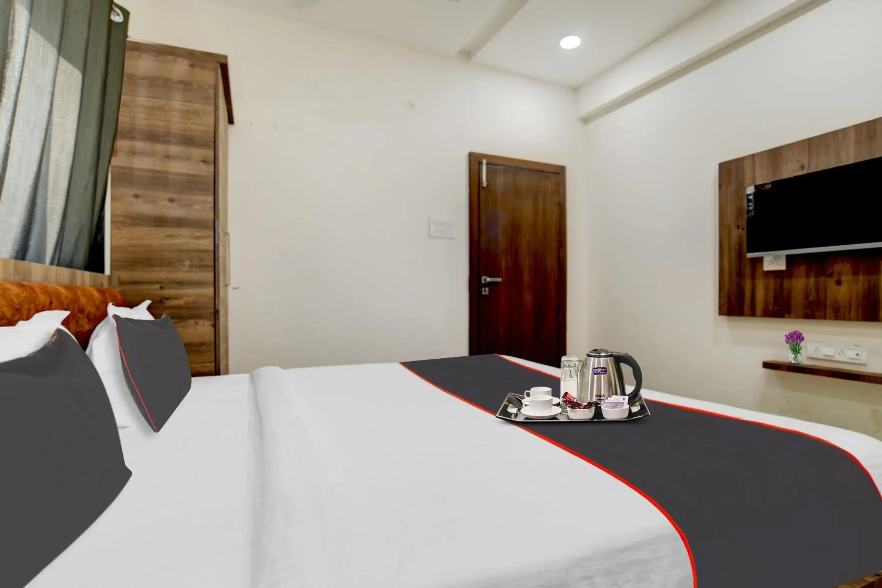 Bedroom, Bed in Collection O Task Bedroom, Bed in Collection O Task