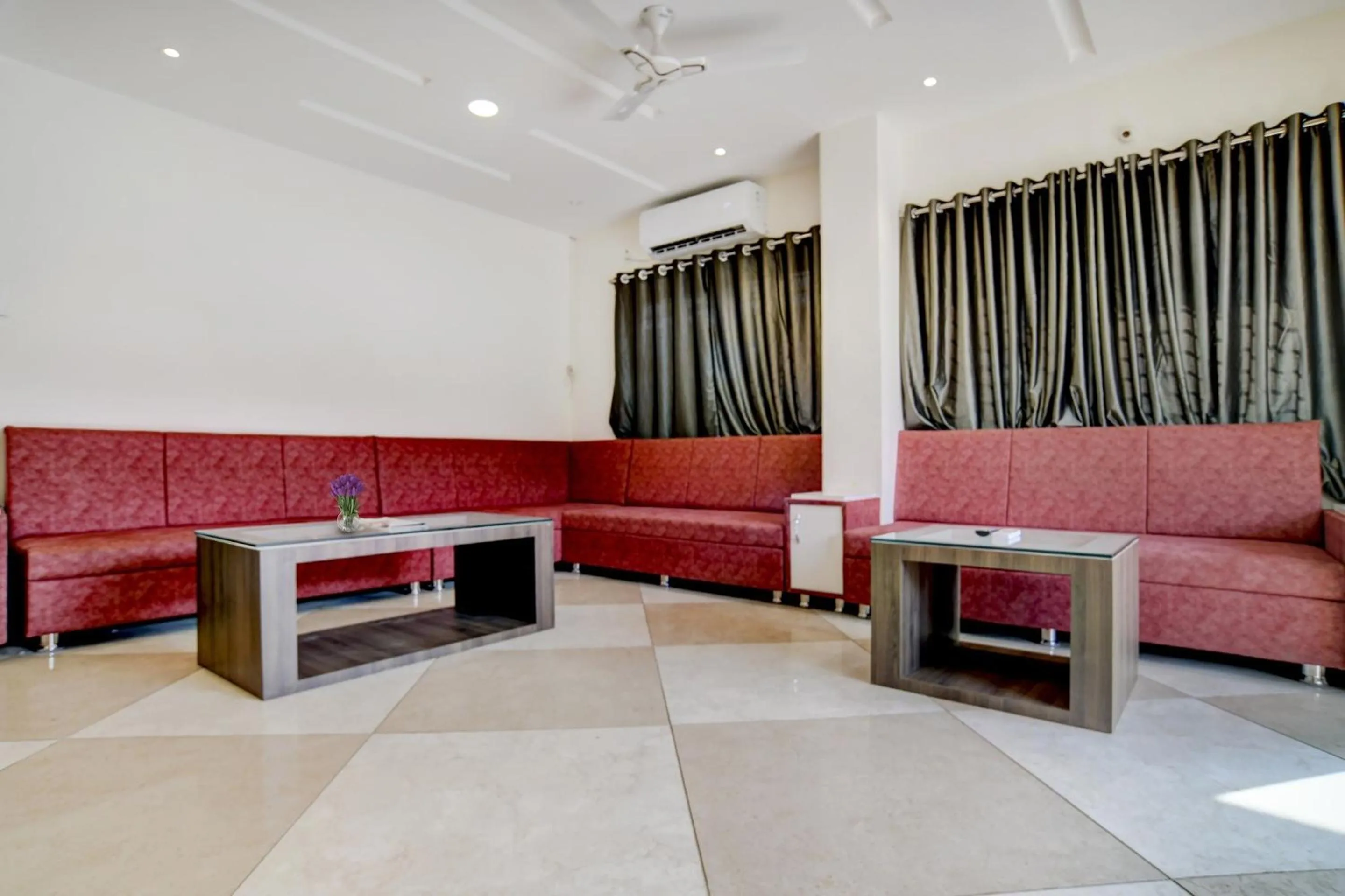 Lobby or reception in Collection O Task