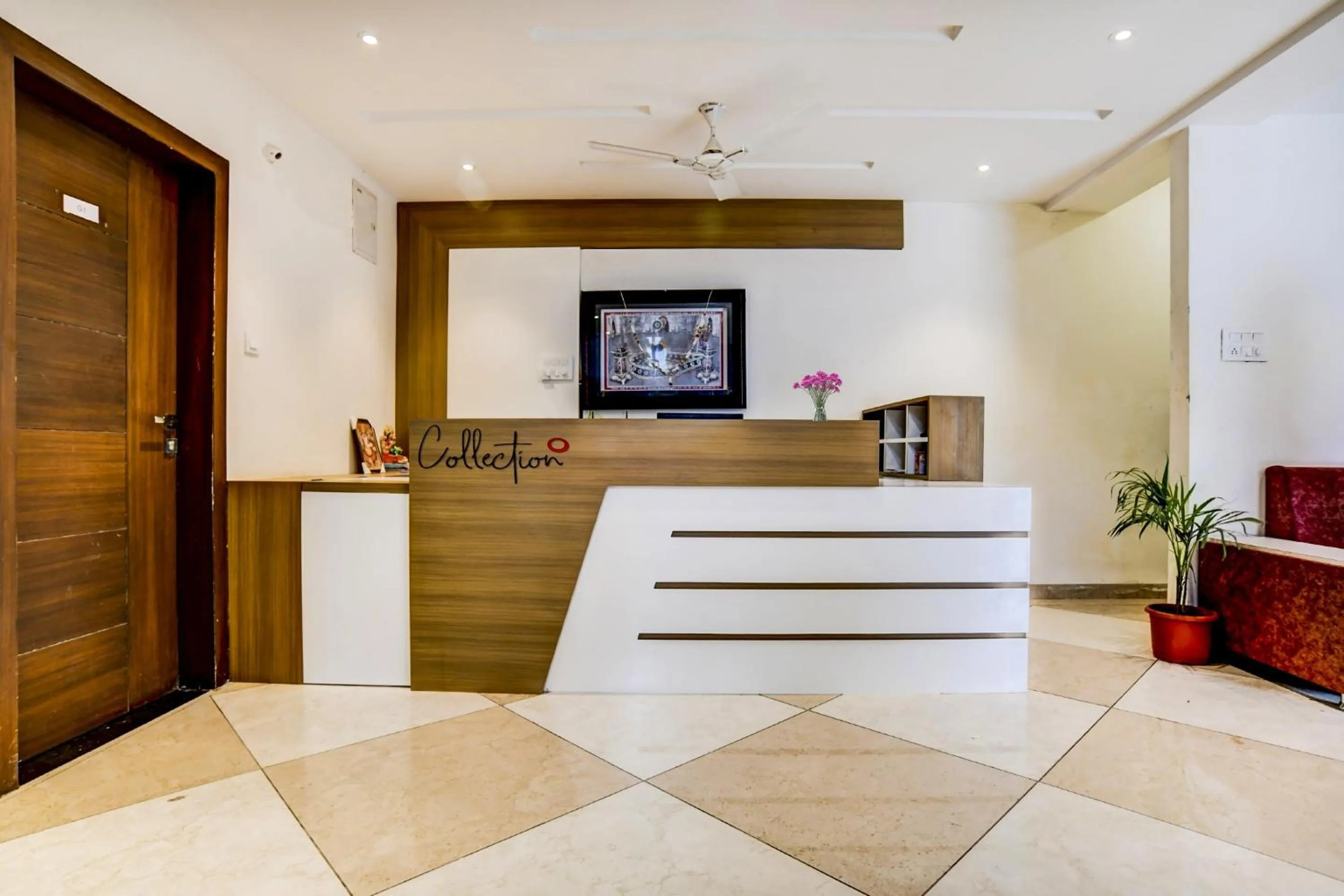 Lobby or reception in Collection O Task