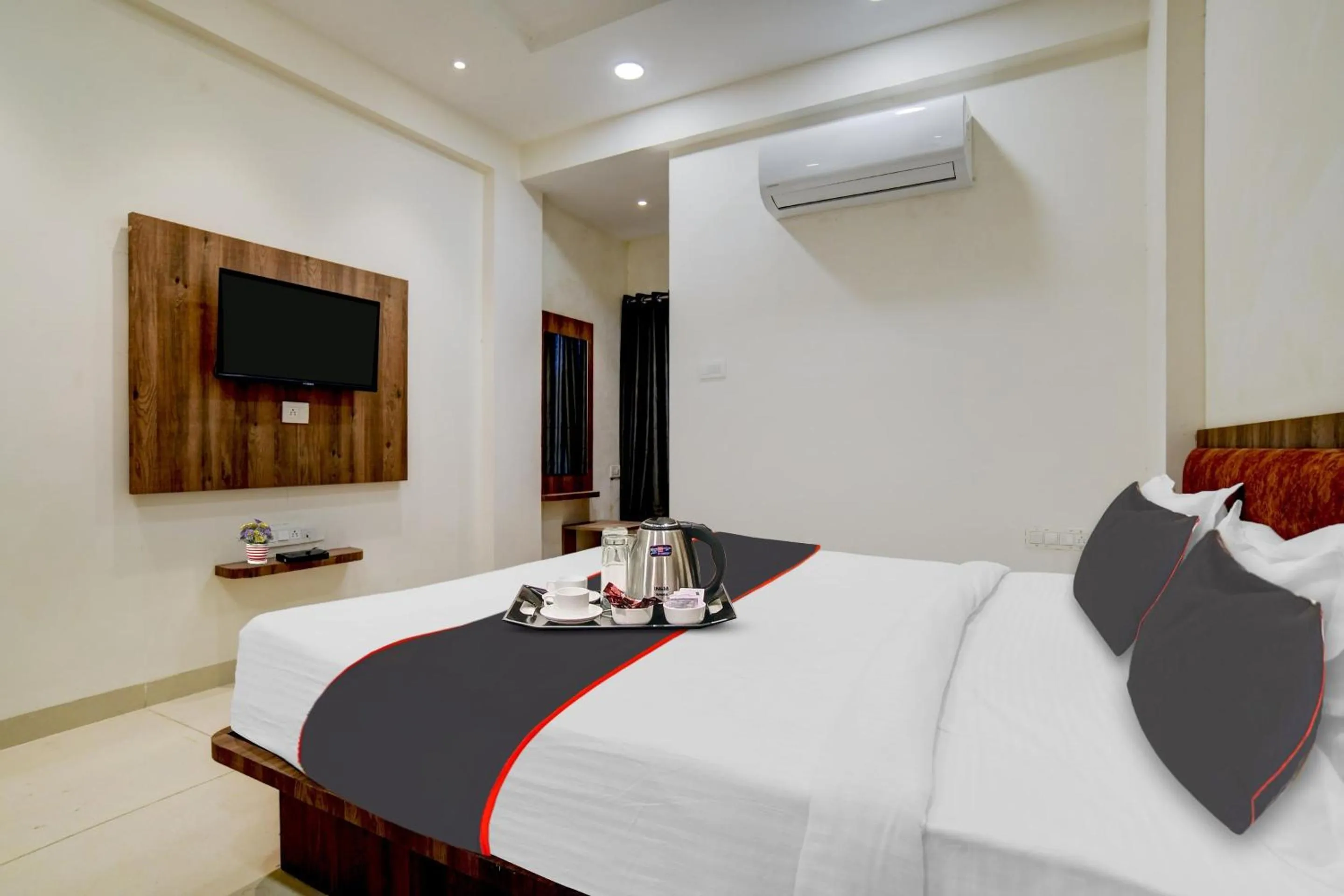 Bedroom, Bed in Collection O Task