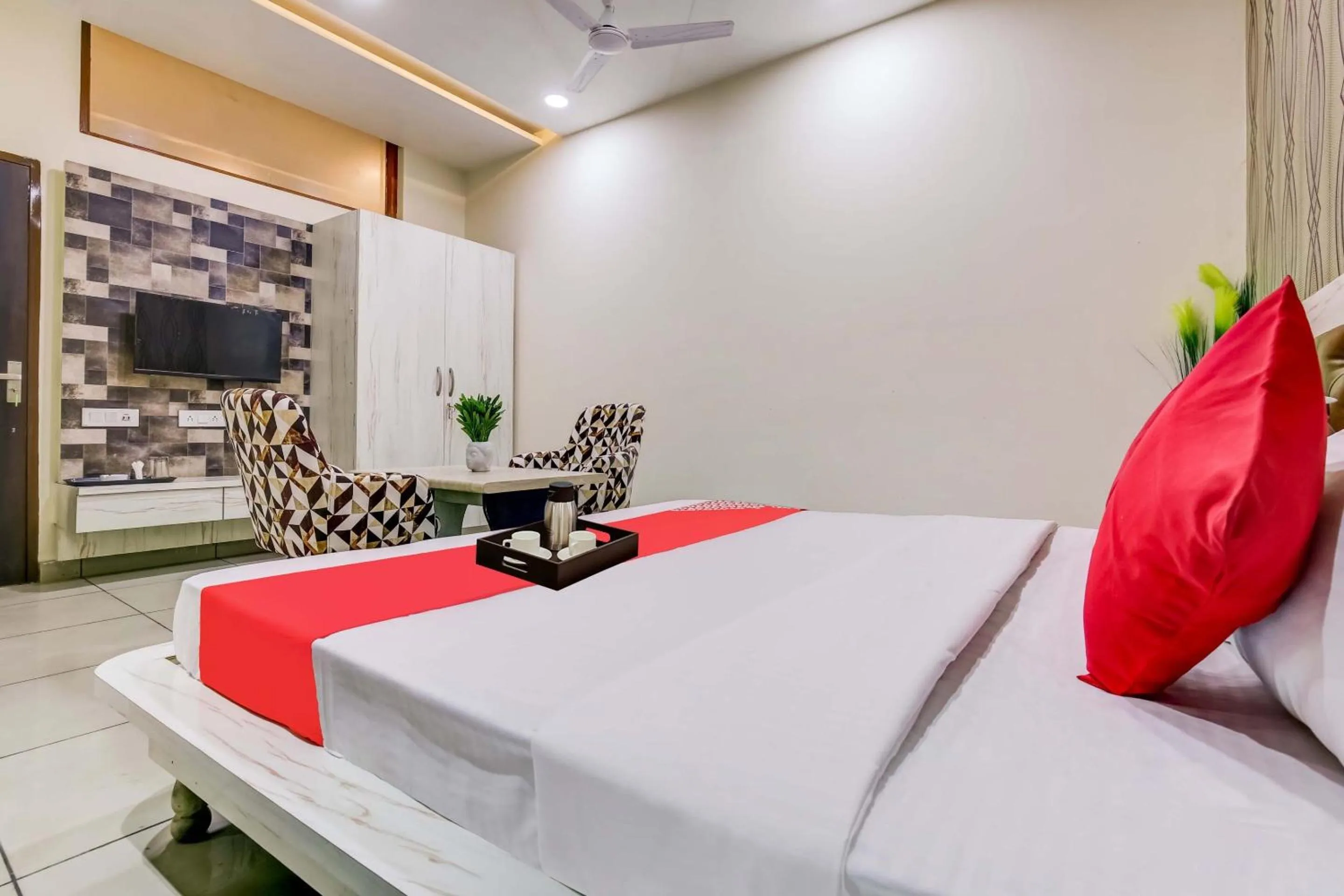 Bedroom, Bed in Hotel O Sky Land