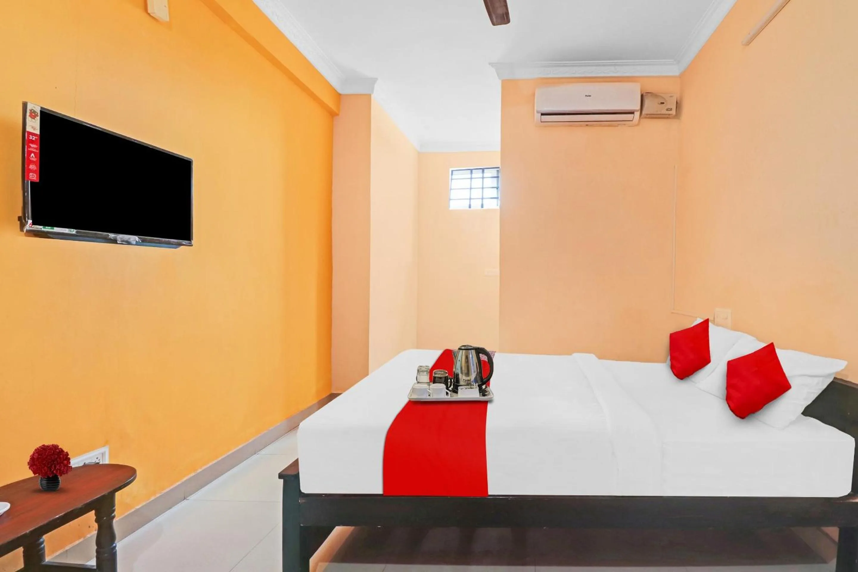 Bedroom in Hotel O Ashreya Inn