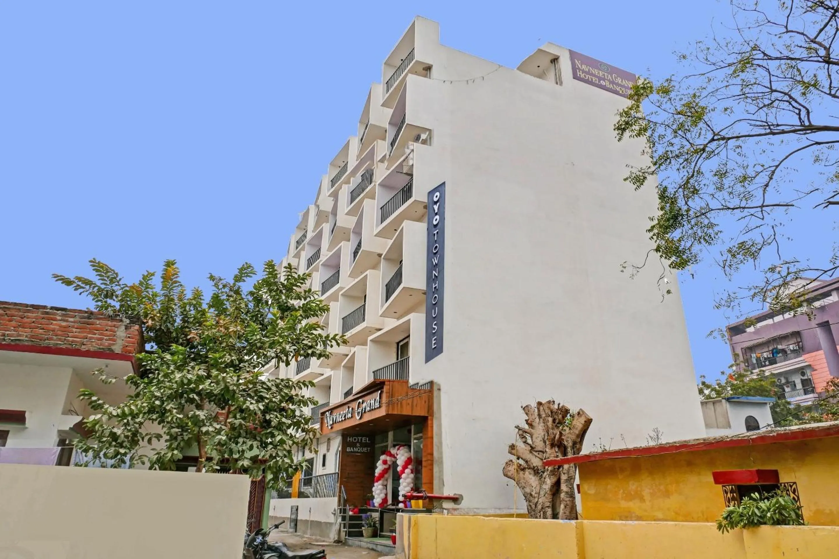 Facade/entrance in Hotel O Navneeta Grand