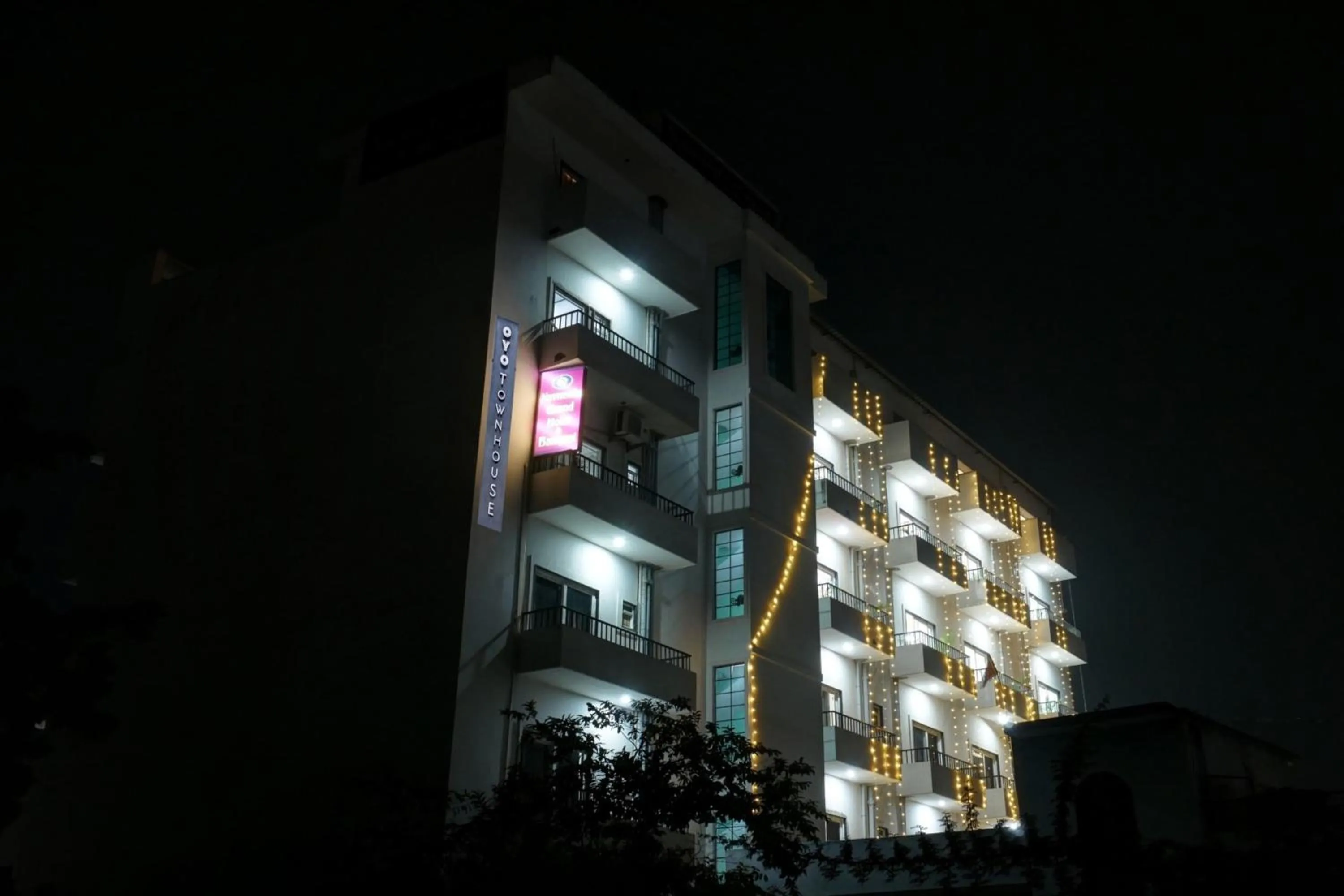 Facade/entrance in Hotel O Navneeta Grand