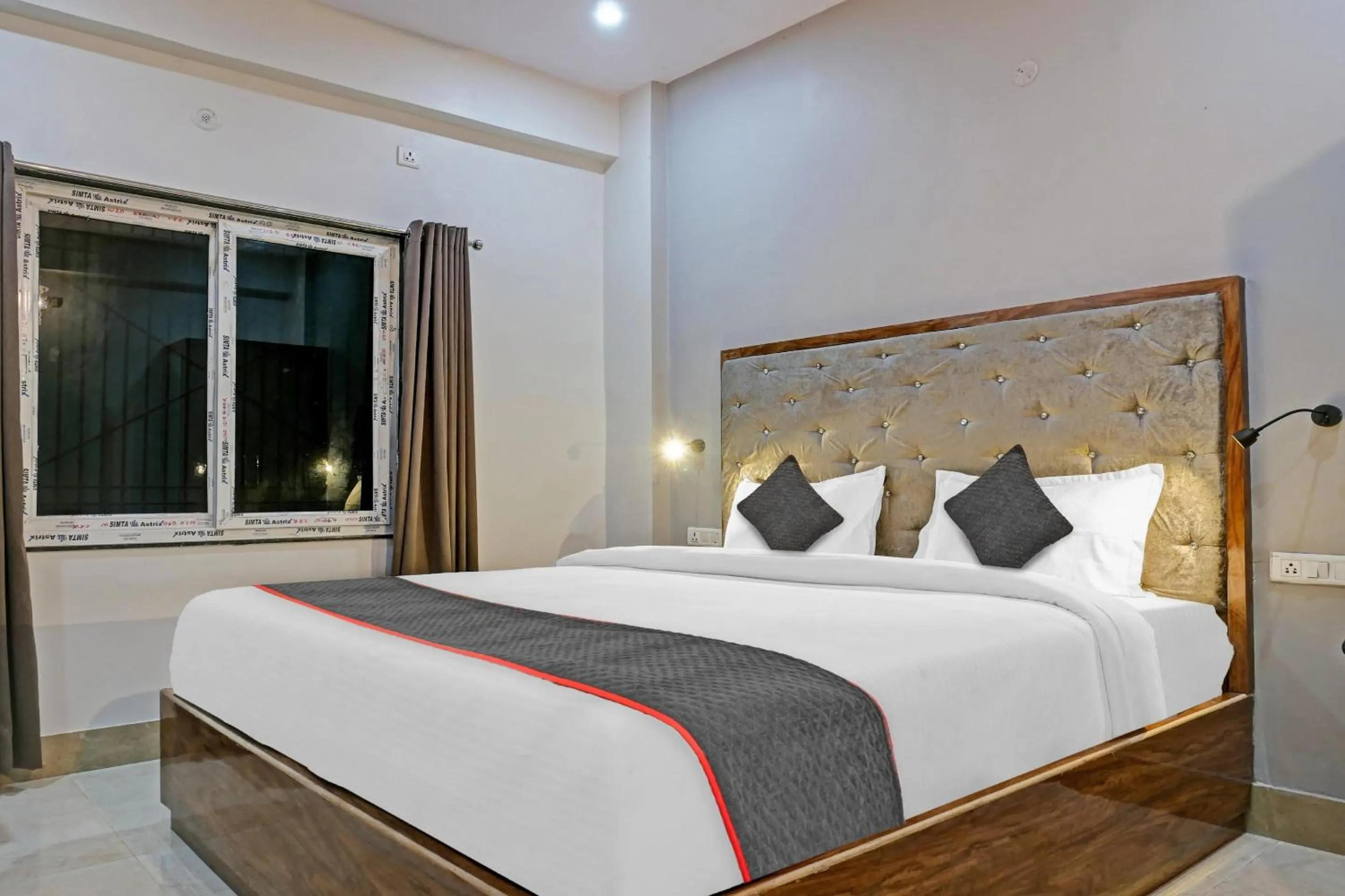 Bedroom, Bed in Hotel O Navneeta Grand