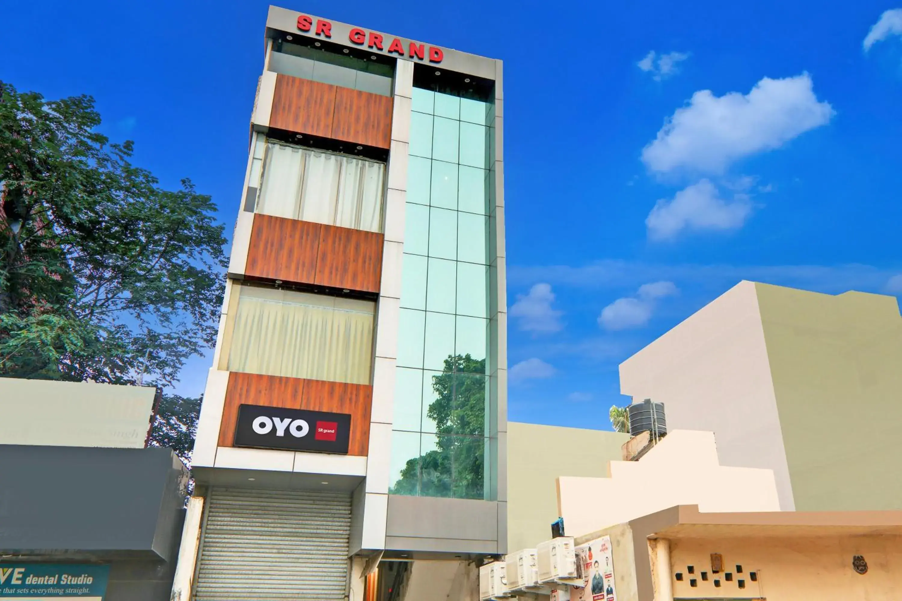 Facade/entrance in Super Hotel O Sr Grand Facade/entrance in Super Hotel O Sr Grand