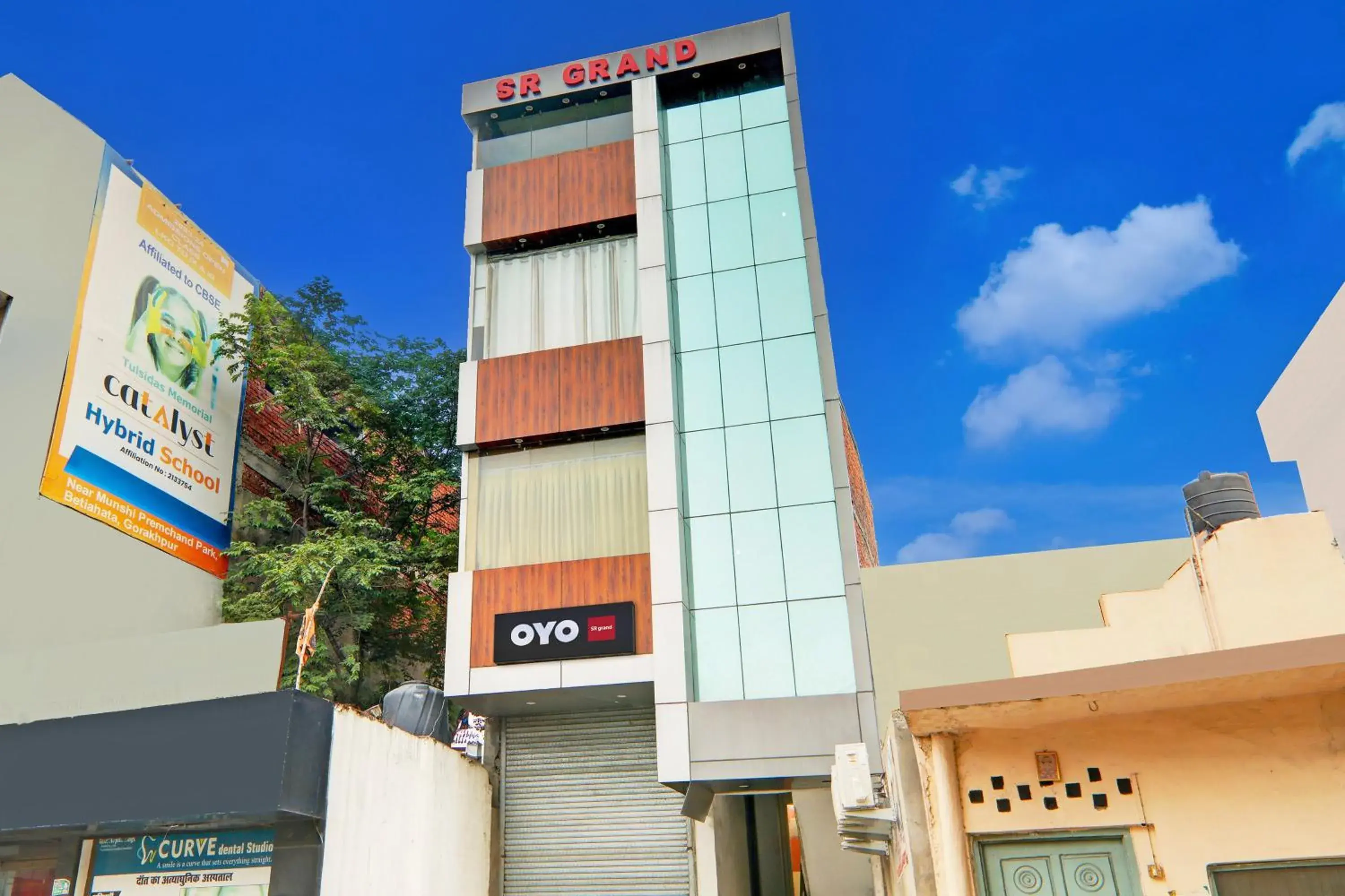 Facade/entrance in Super Hotel O Sr Grand Facade/entrance in Super Hotel O Sr Grand