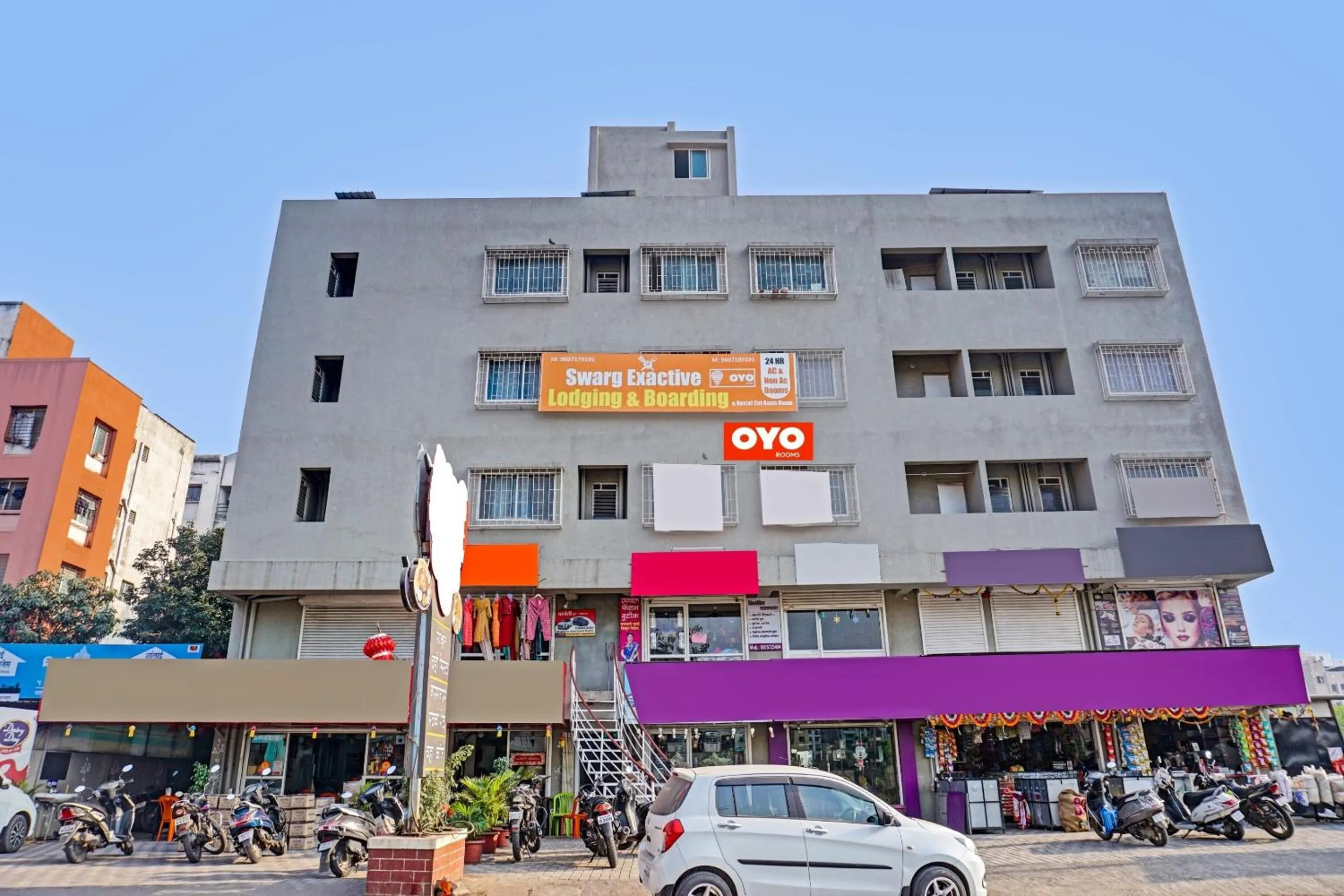 Facade/entrance in SPOT ON Swarg Executive Paradise Near Fun Time Multiplex