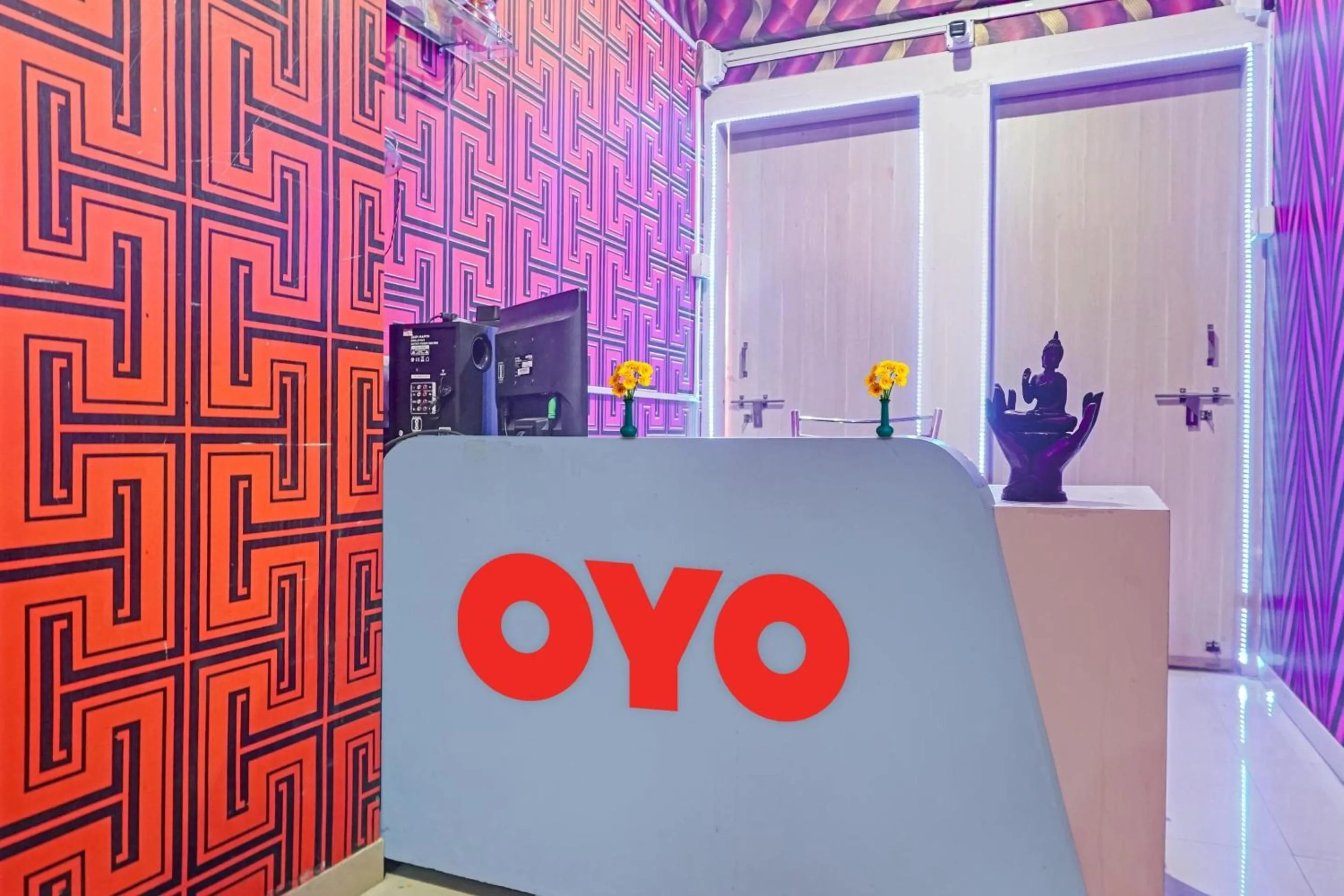 Lobby or reception in SPOT ON Swarg Executive Paradise Near Fun Time Multiplex