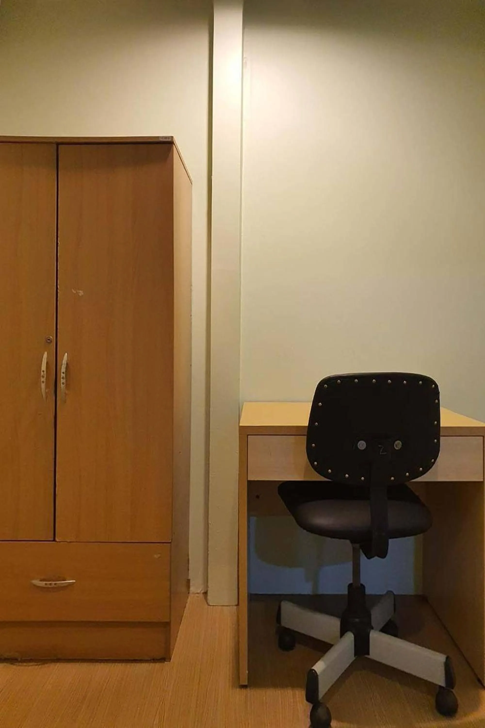 wardrobe in Freesia Saladaeng Silom Apartments