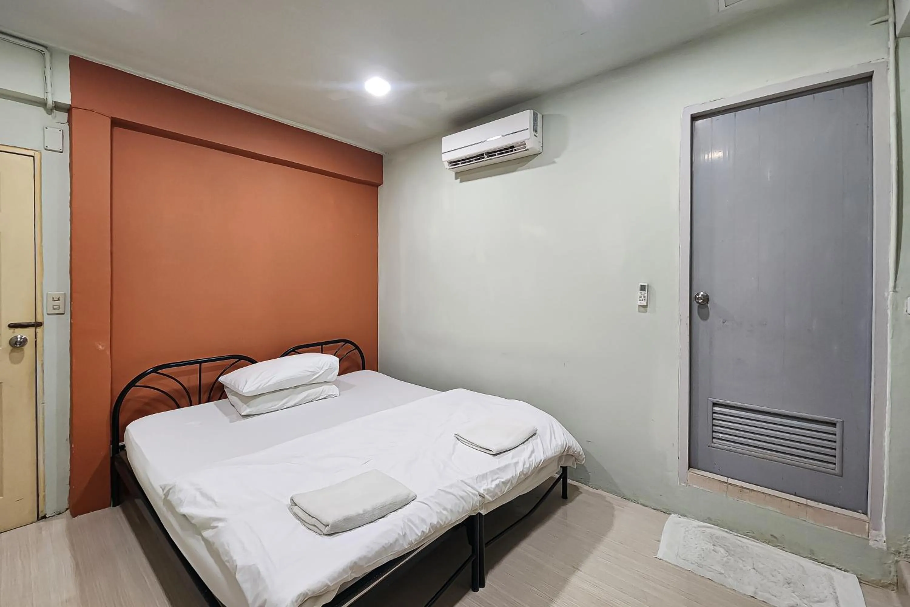 Bedroom, Bed in Freesia Saladaeng Silom Apartments