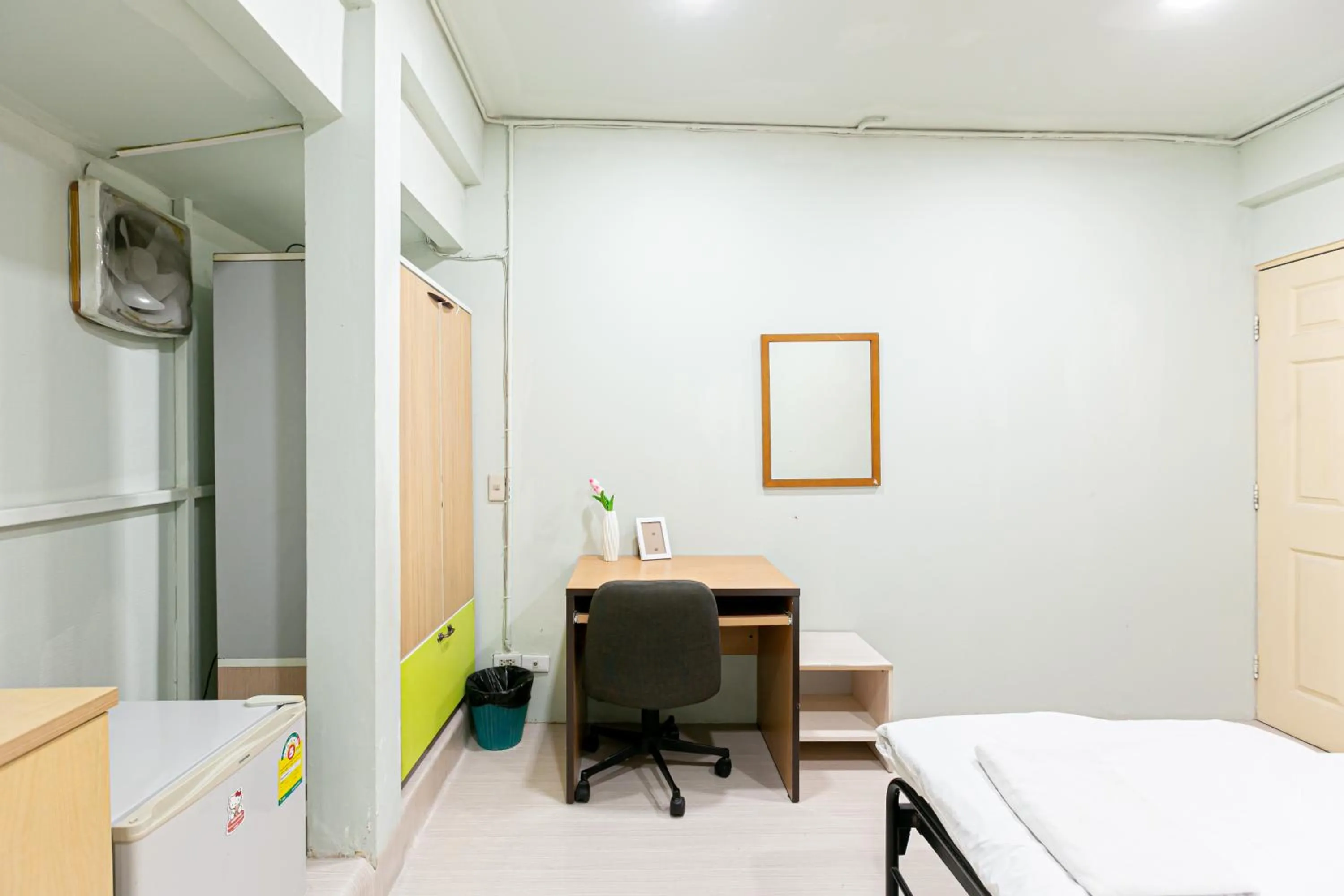 Photo of the whole room, Bed in Freesia Saladaeng Silom Apartments