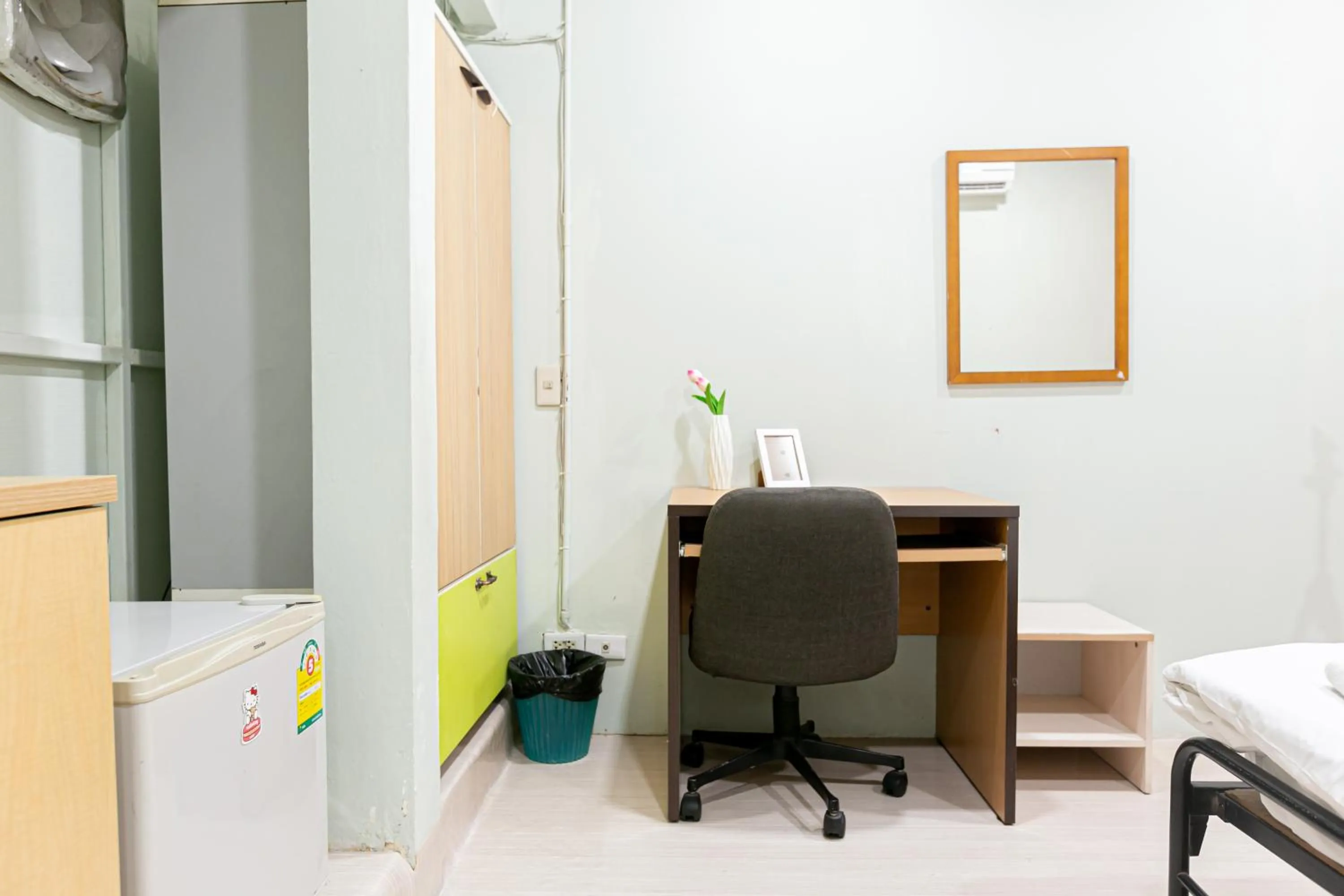 hair dresser in Freesia Saladaeng Silom Apartments