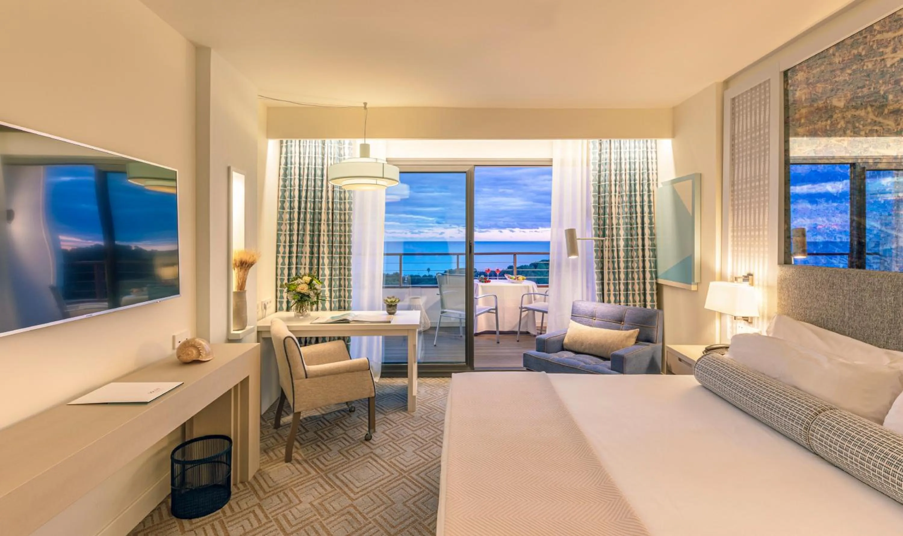 Bedroom, Bed in Eurostars Sitges