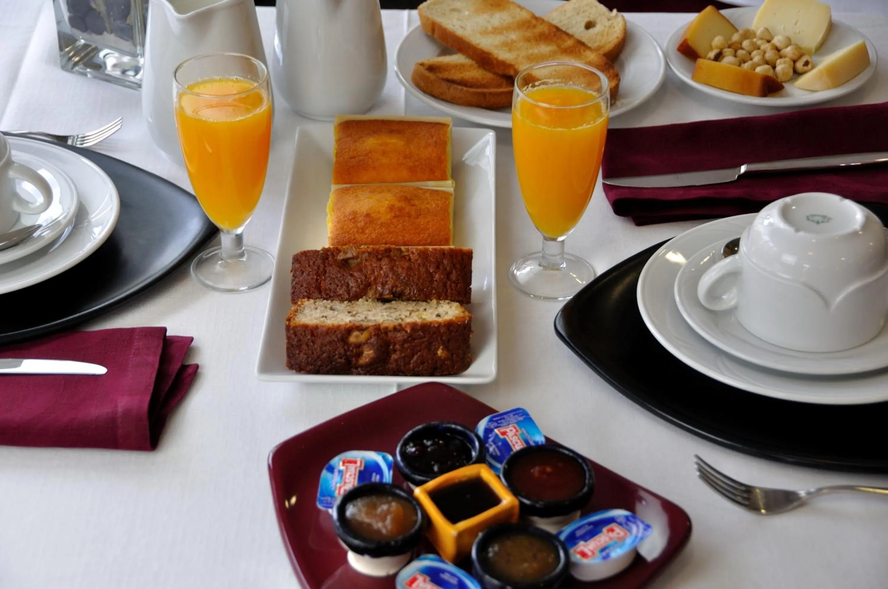 Food and drinks in Hotel Puerta Del Oriente