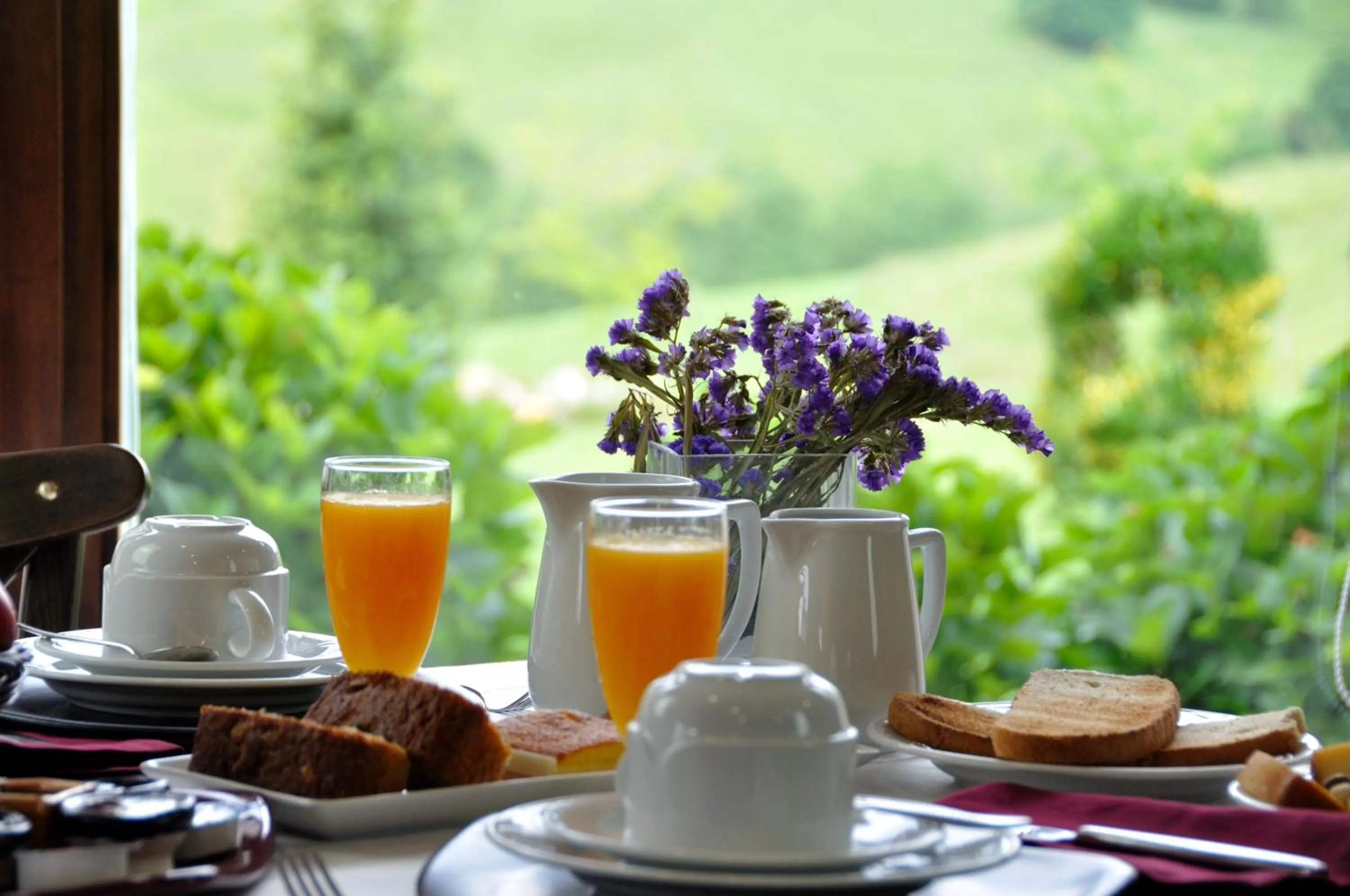 Continental breakfast in Hotel Puerta Del Oriente