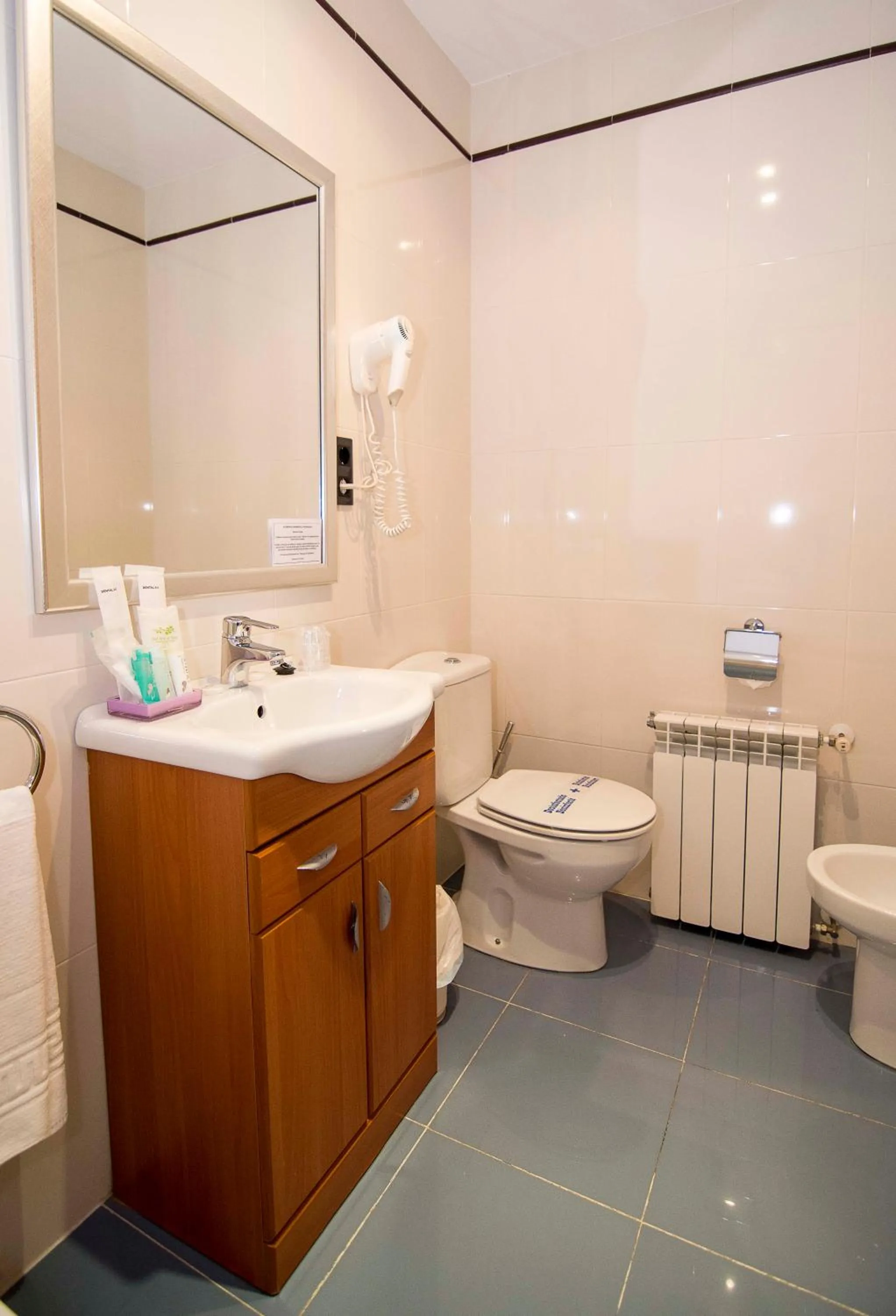 Bathroom in Hotel Puerta Del Oriente