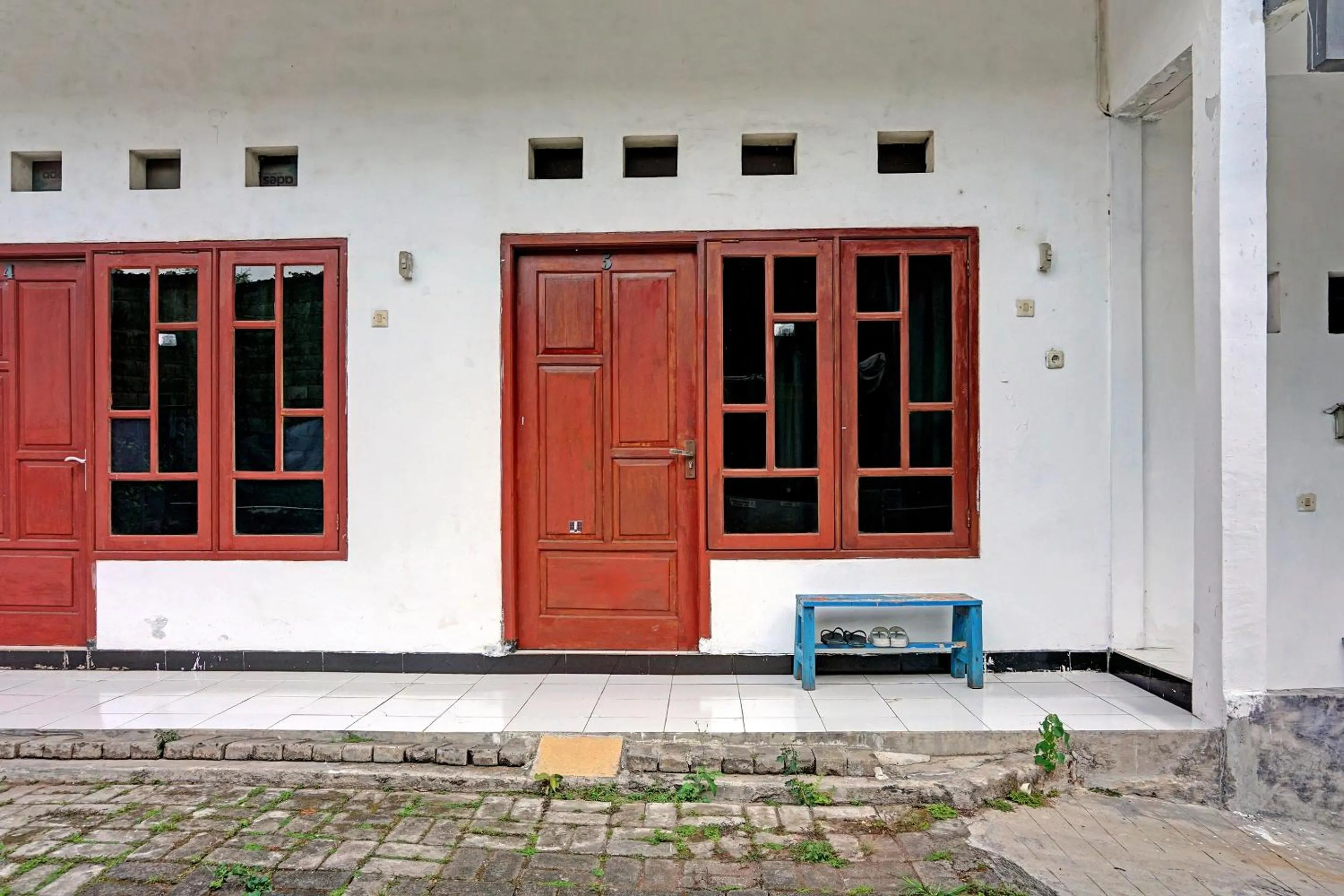 Lobby or reception in OYO Life 91896 Kost Bu Dewi Syariah