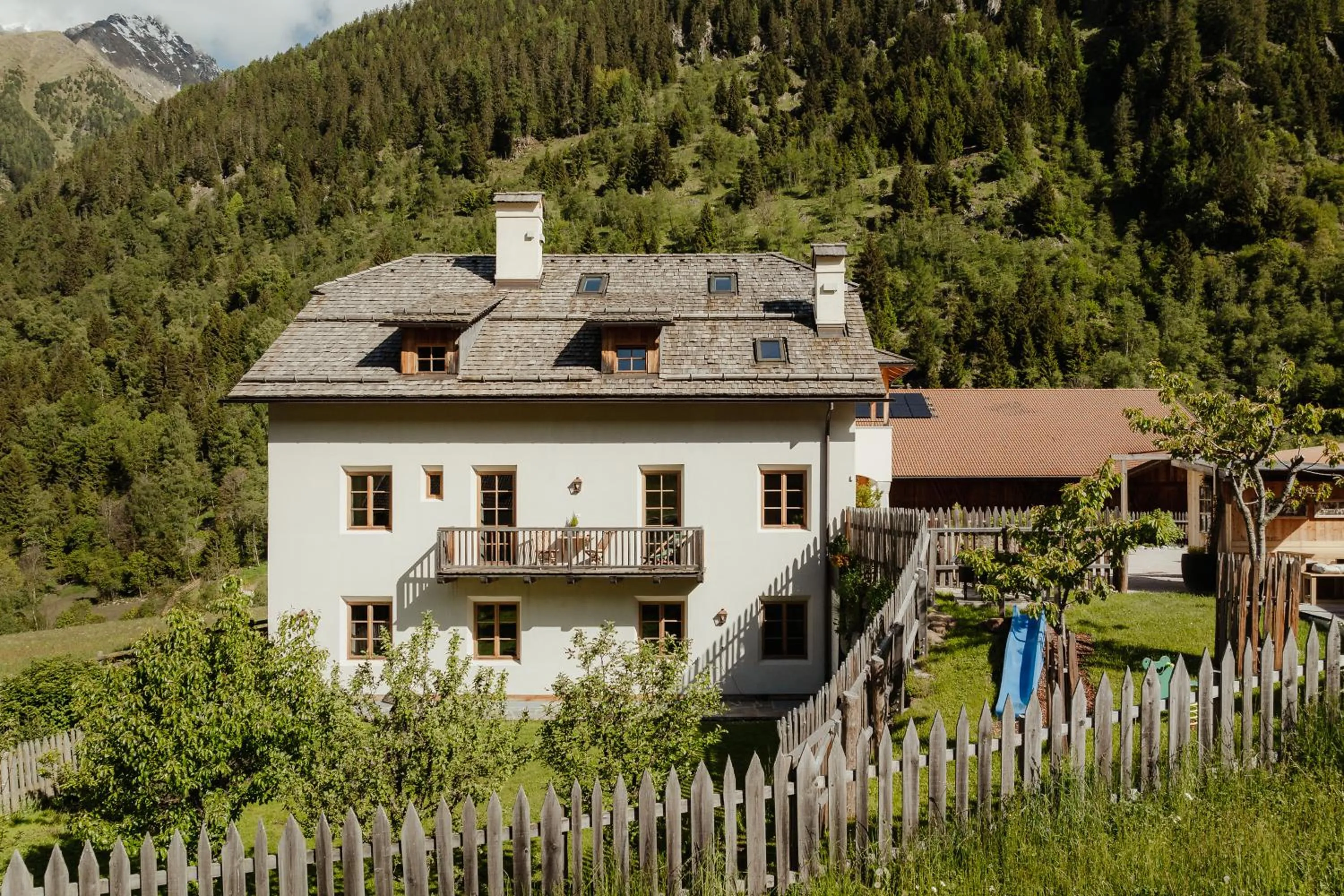 Property building in Halbwöhrerhof