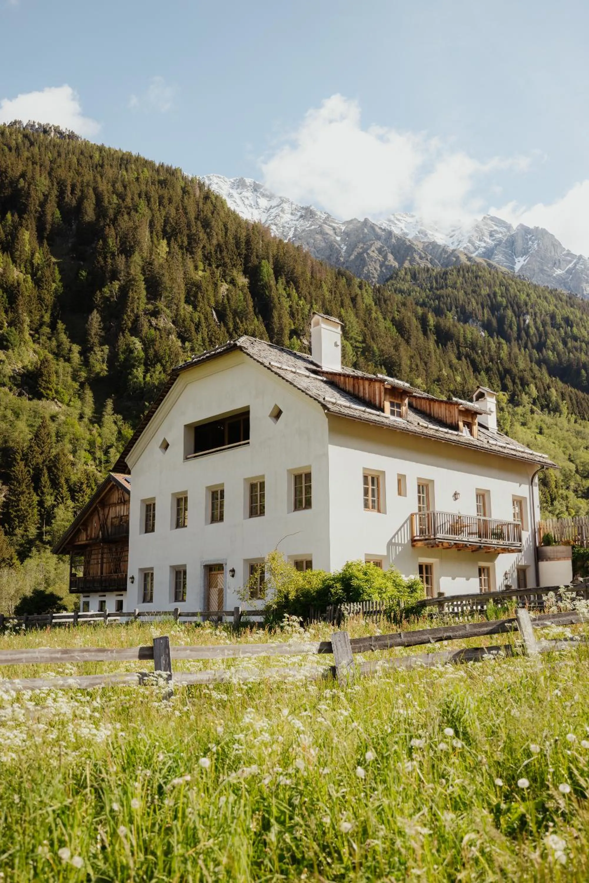 Property building in Halbwöhrerhof