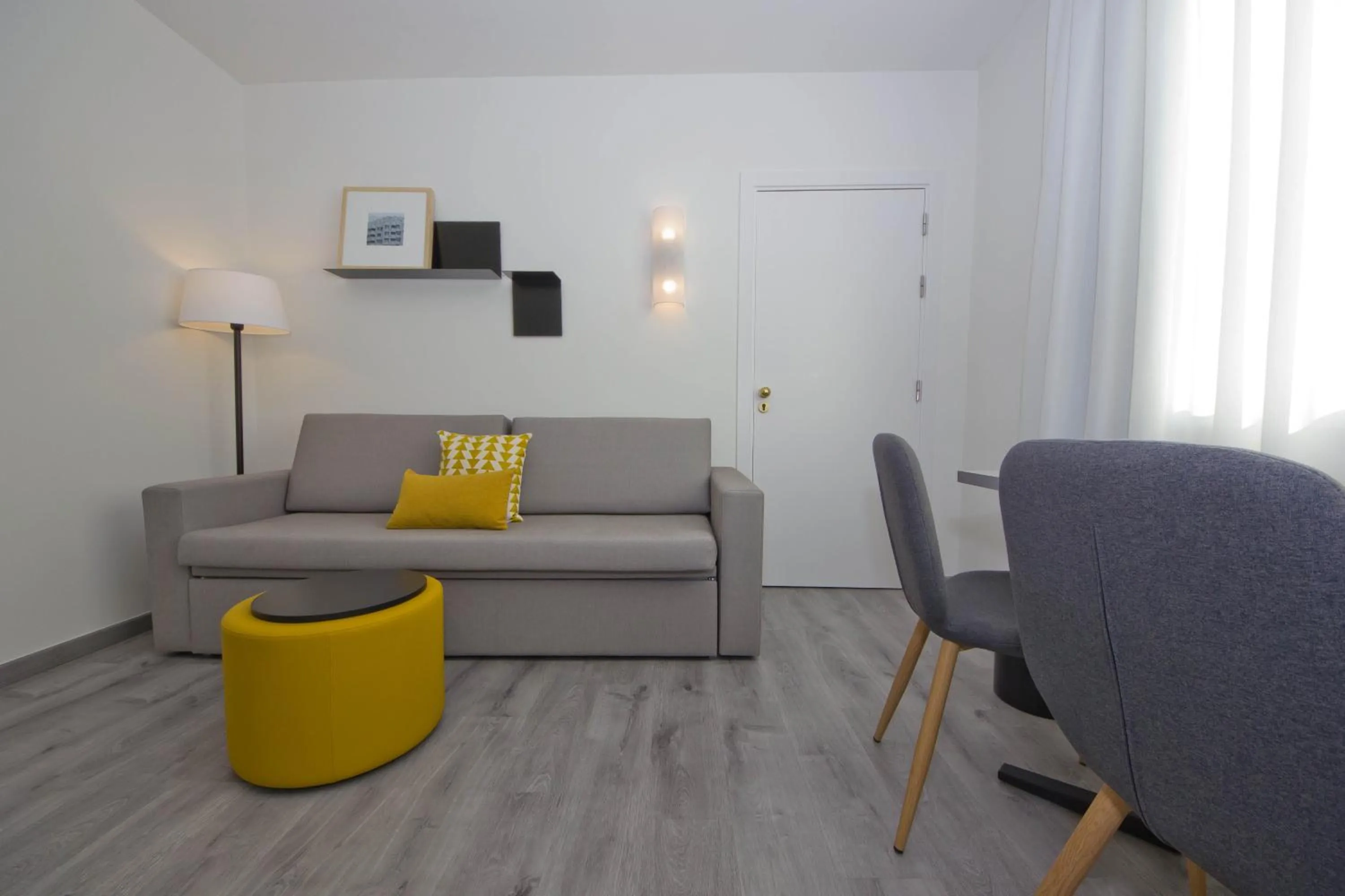 Living room in Aparthotel Atenea Valles