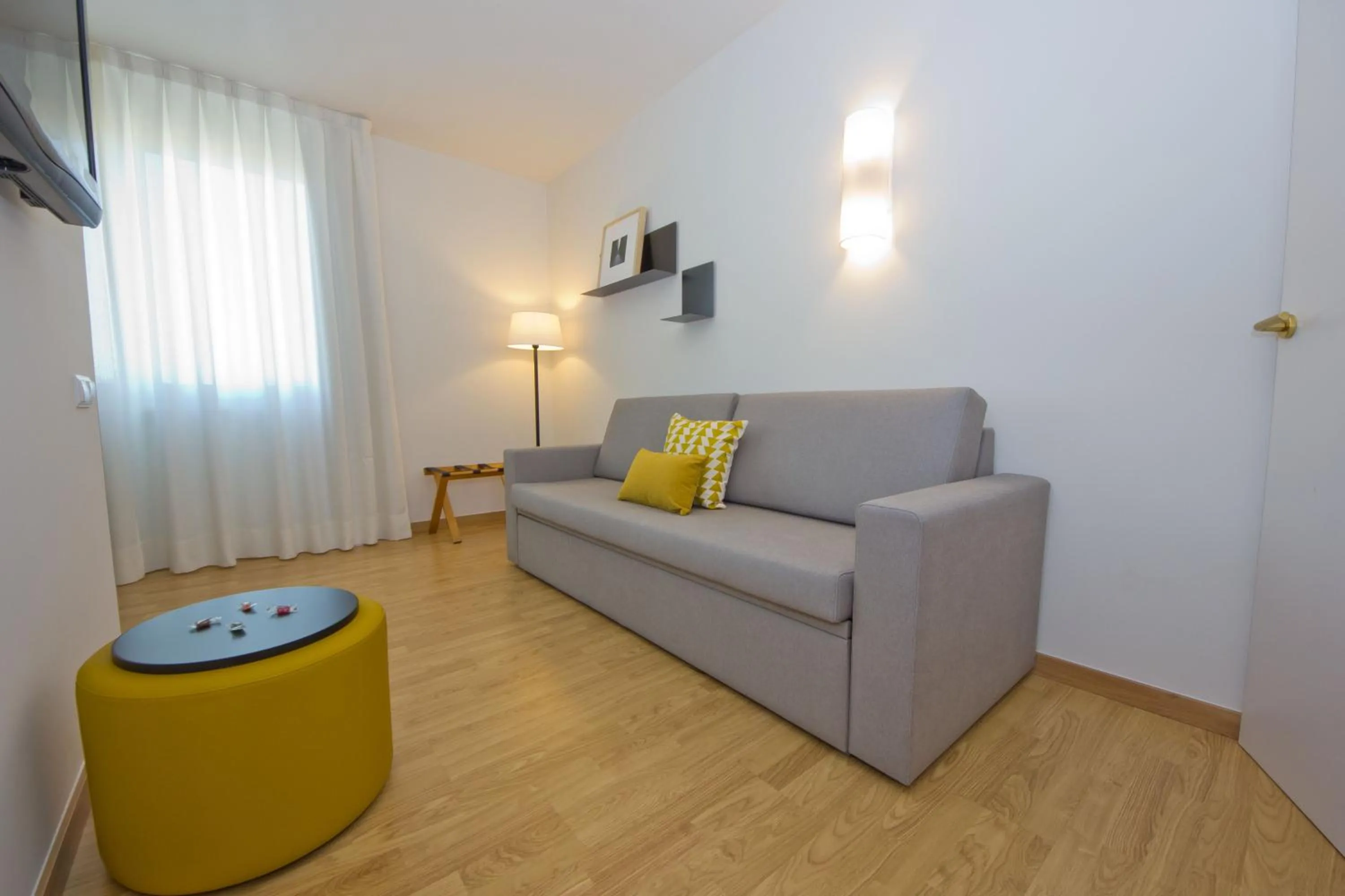 TV and multimedia in Aparthotel Atenea Valles