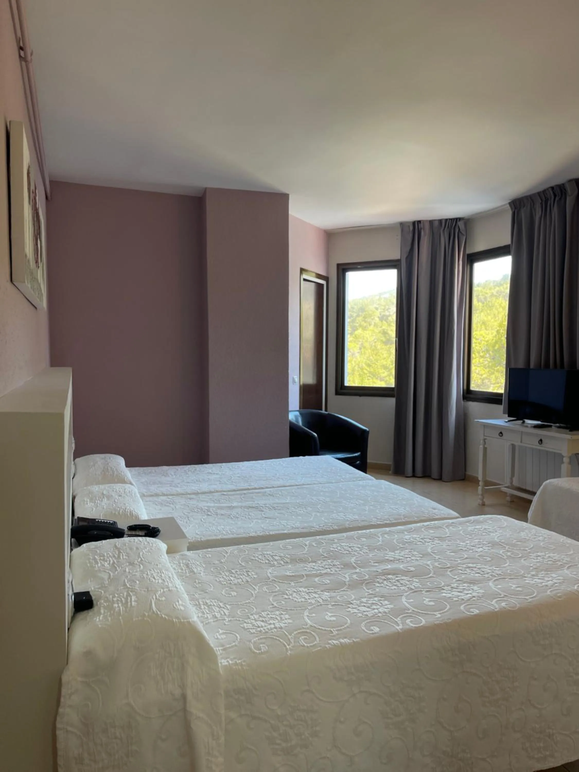 Bedroom, Bed in Hotel Bruc