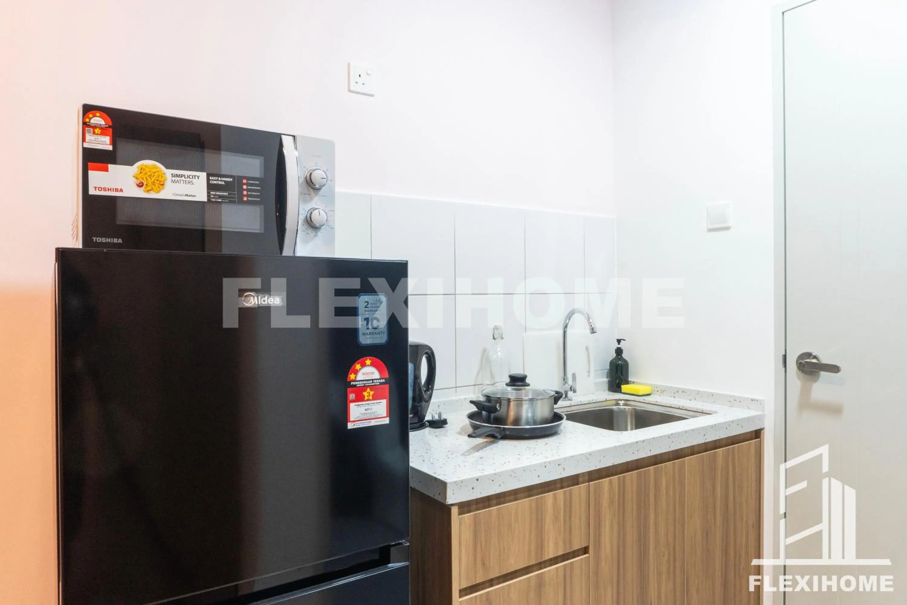 Kitchen or kitchenette in KLIA, KLIA2, Horizon Suites Sepang, Designed Studio, by Flexihome-MY