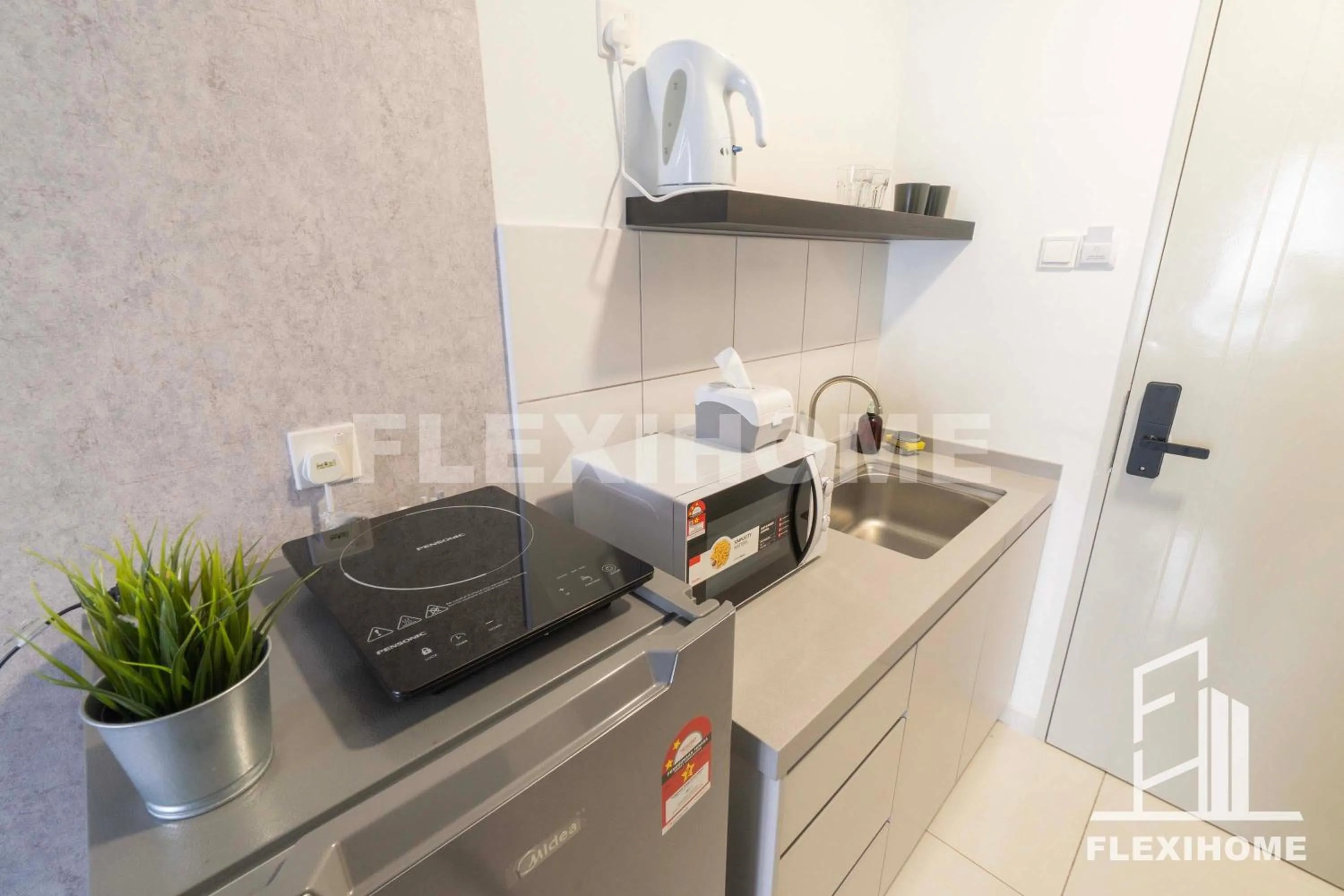 Kitchen or kitchenette in KLIA, KLIA2, Horizon Suites Sepang, Designed Studio, by Flexihome-MY