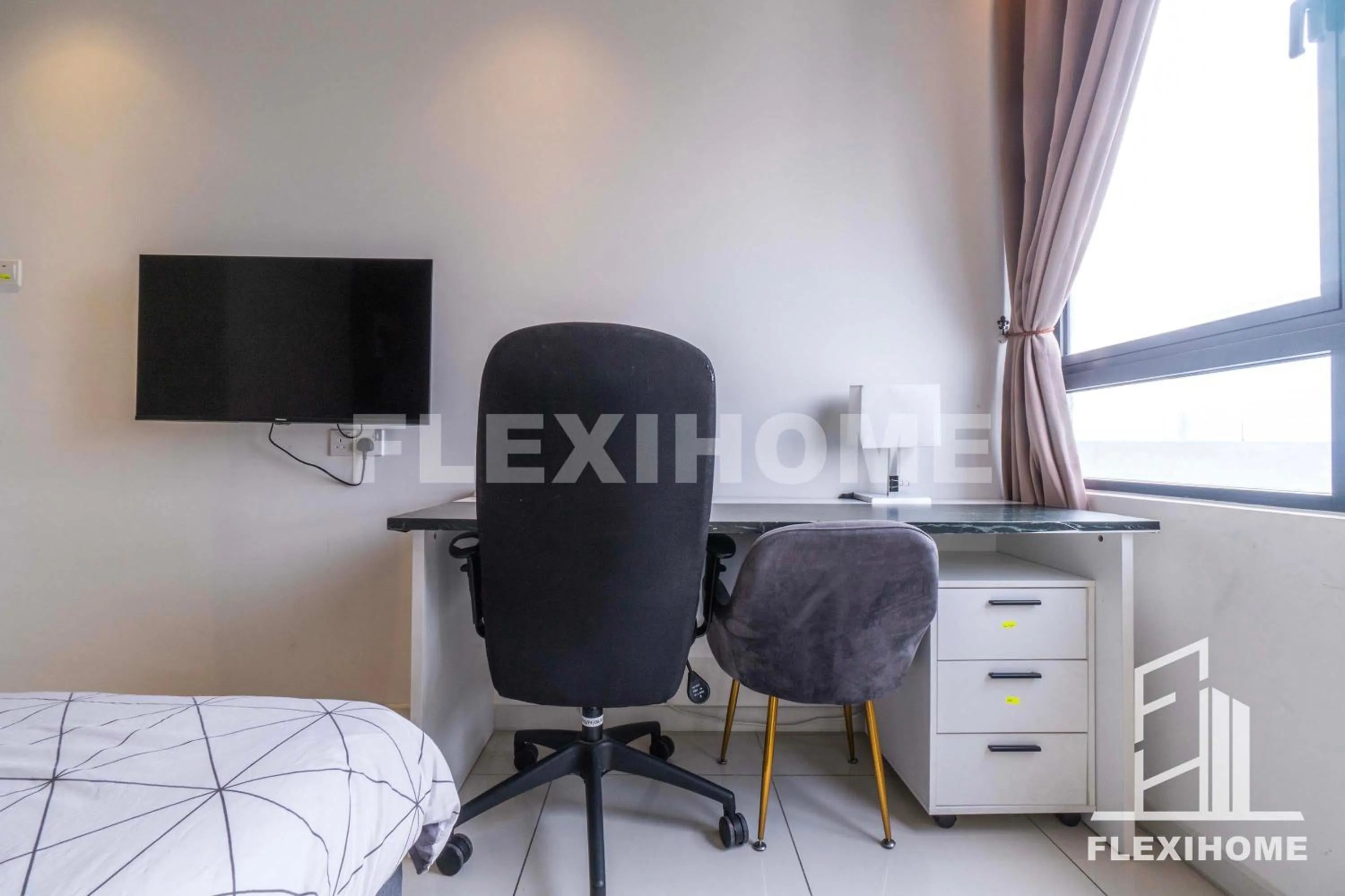 TV and multimedia, Bed in KLIA, KLIA2, Horizon Suites Sepang, Designed Studio, by Flexihome-MY