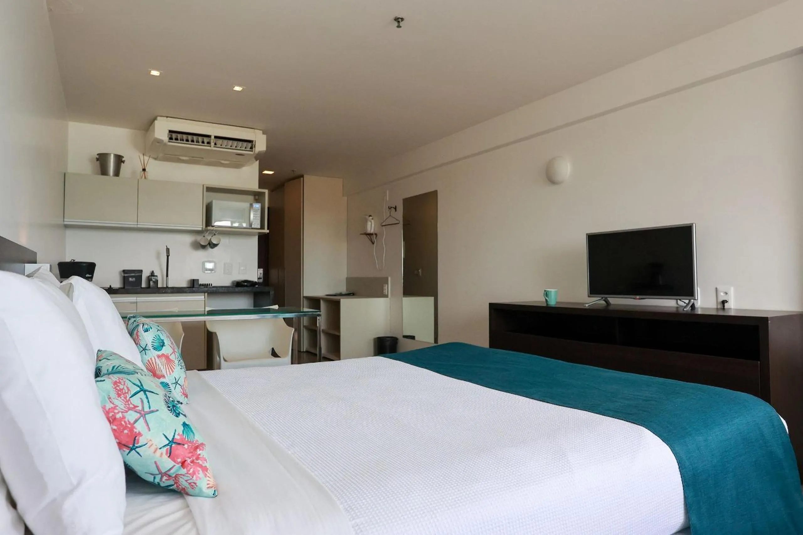 View (from property/room), Bed in Ritz Suítes-Maceió, Flat a Beira mar de temporada