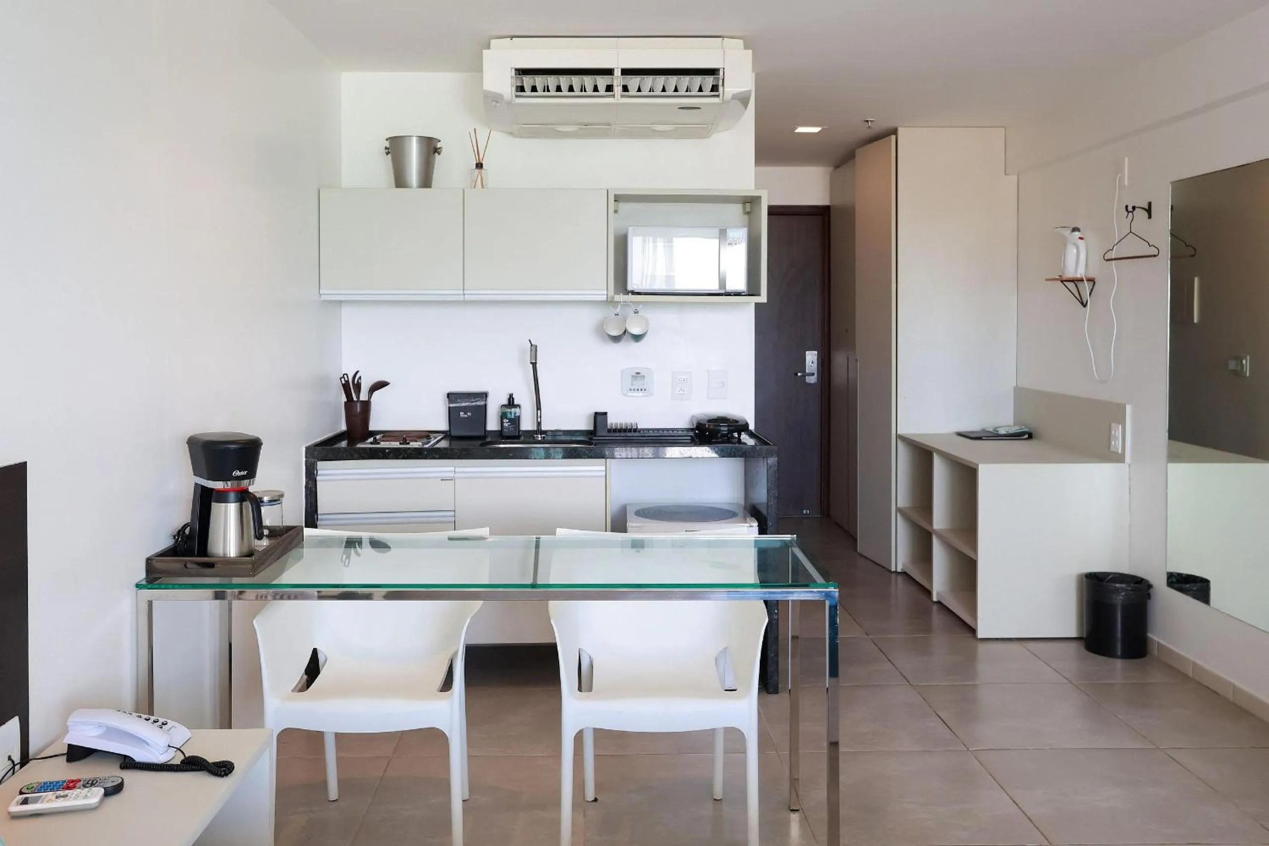 Kitchen or kitchenette in Ritz Suítes-Maceió, Flat a Beira mar de temporada