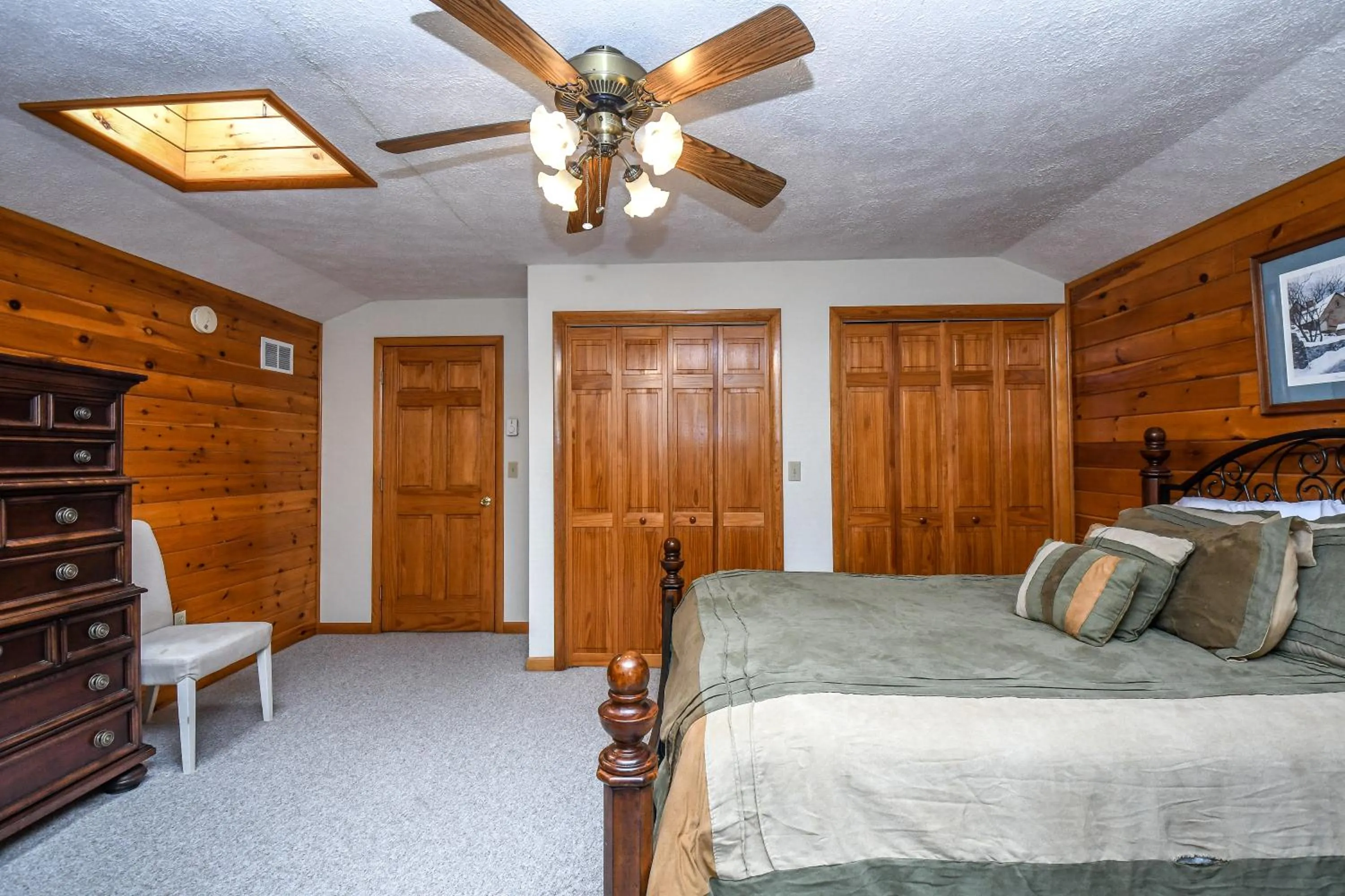 Property building, Bed in Forever Young