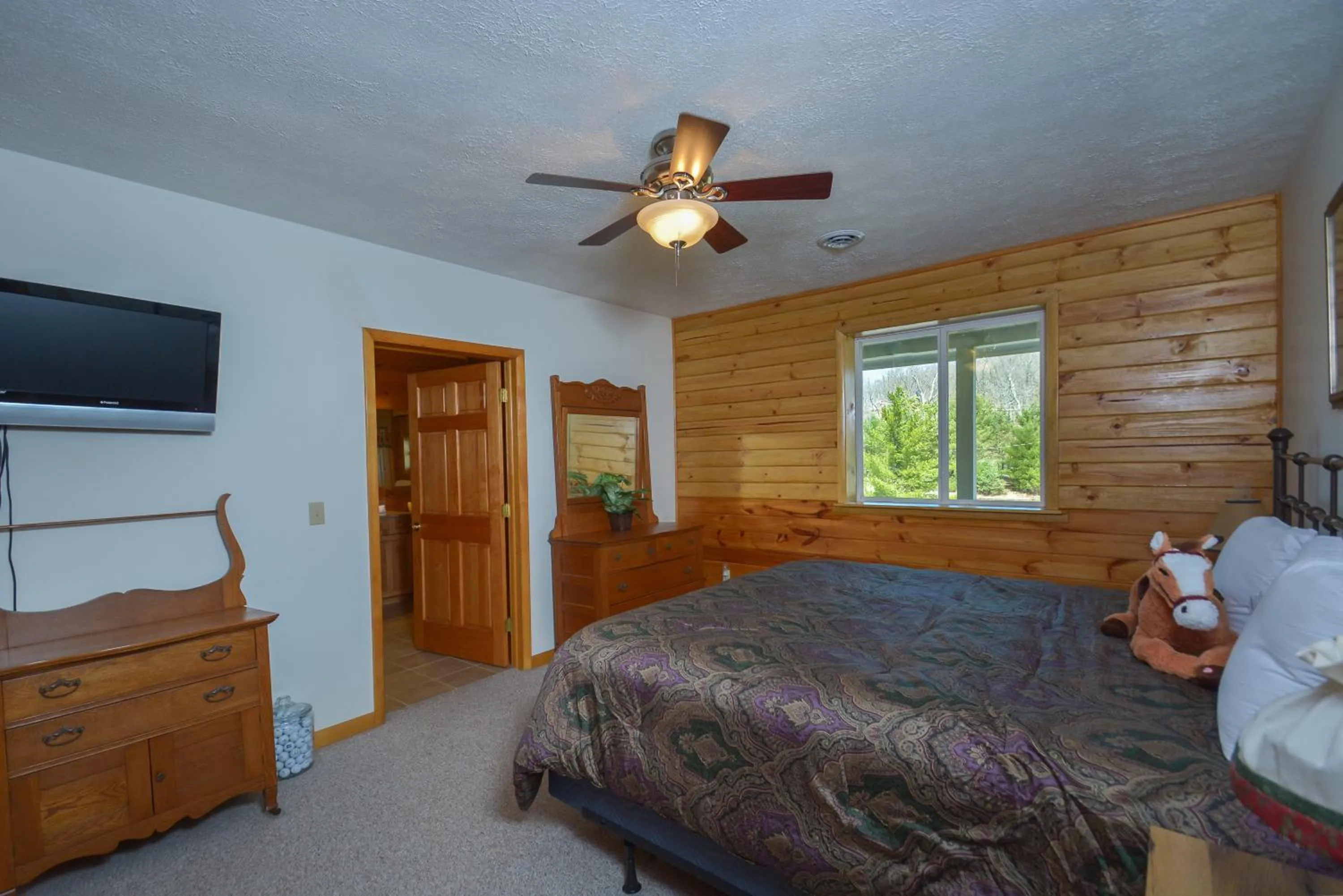 Property building, Bed in Forever Young