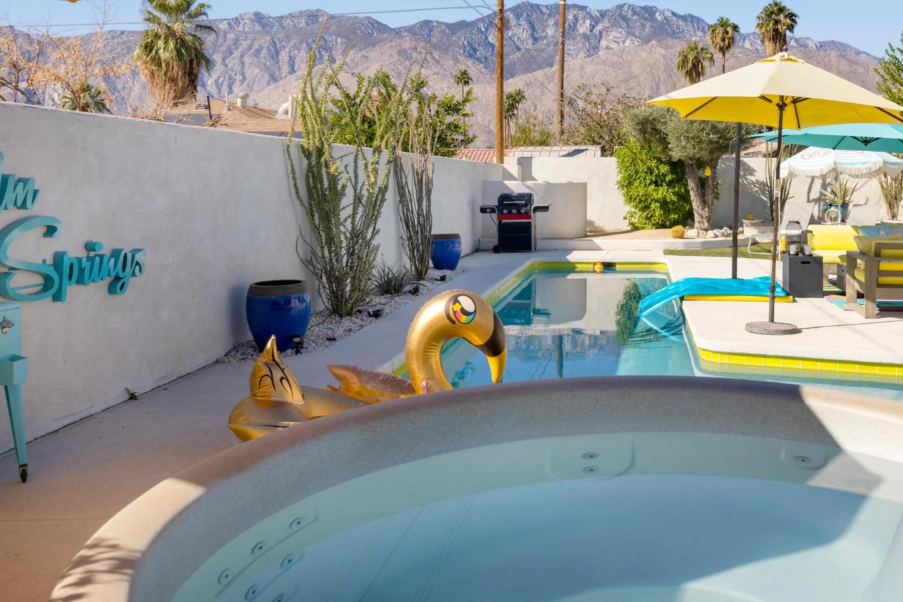 Amarillo House - Luxury Home with Pool & Spa