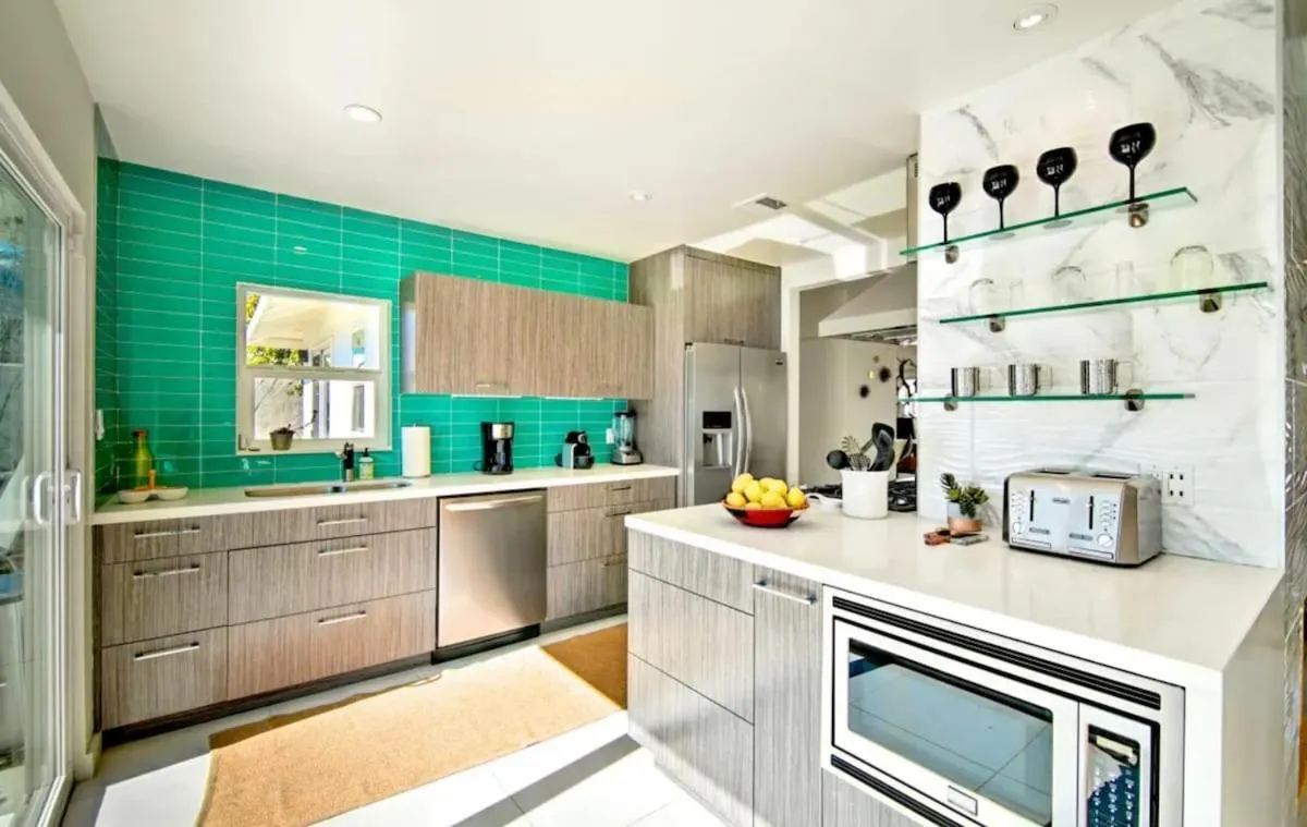 Amarillo House - Luxury Home with Pool & Spa