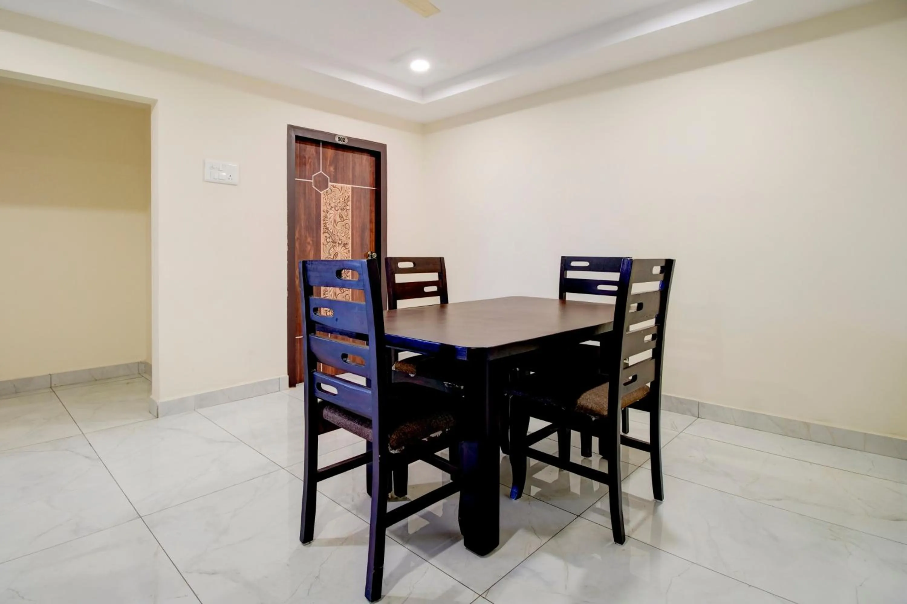 Dining area in Super Hotel O CJ Pride