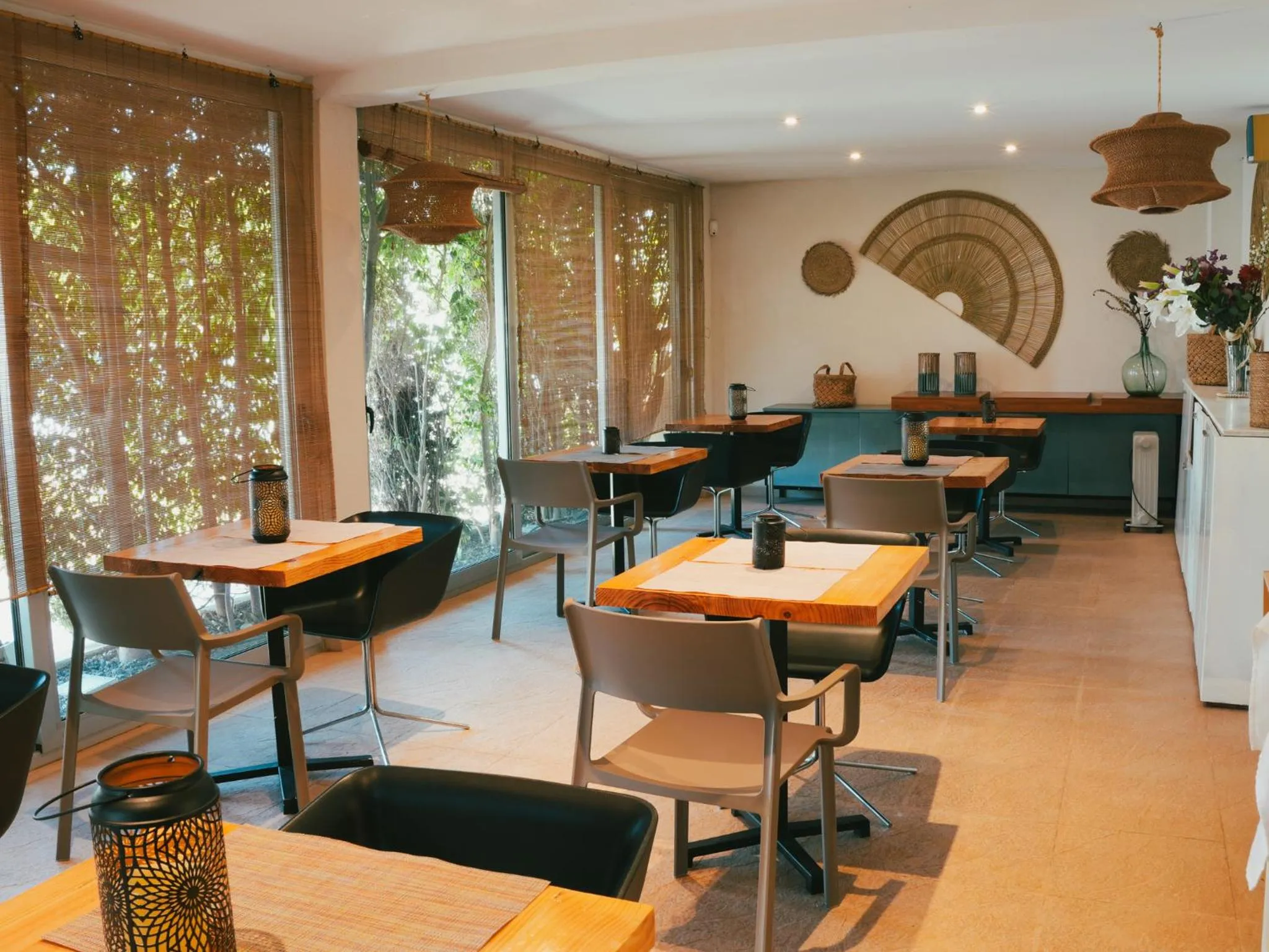 Restaurant/places to eat in Hotel Boutique Villamor - Only Adults