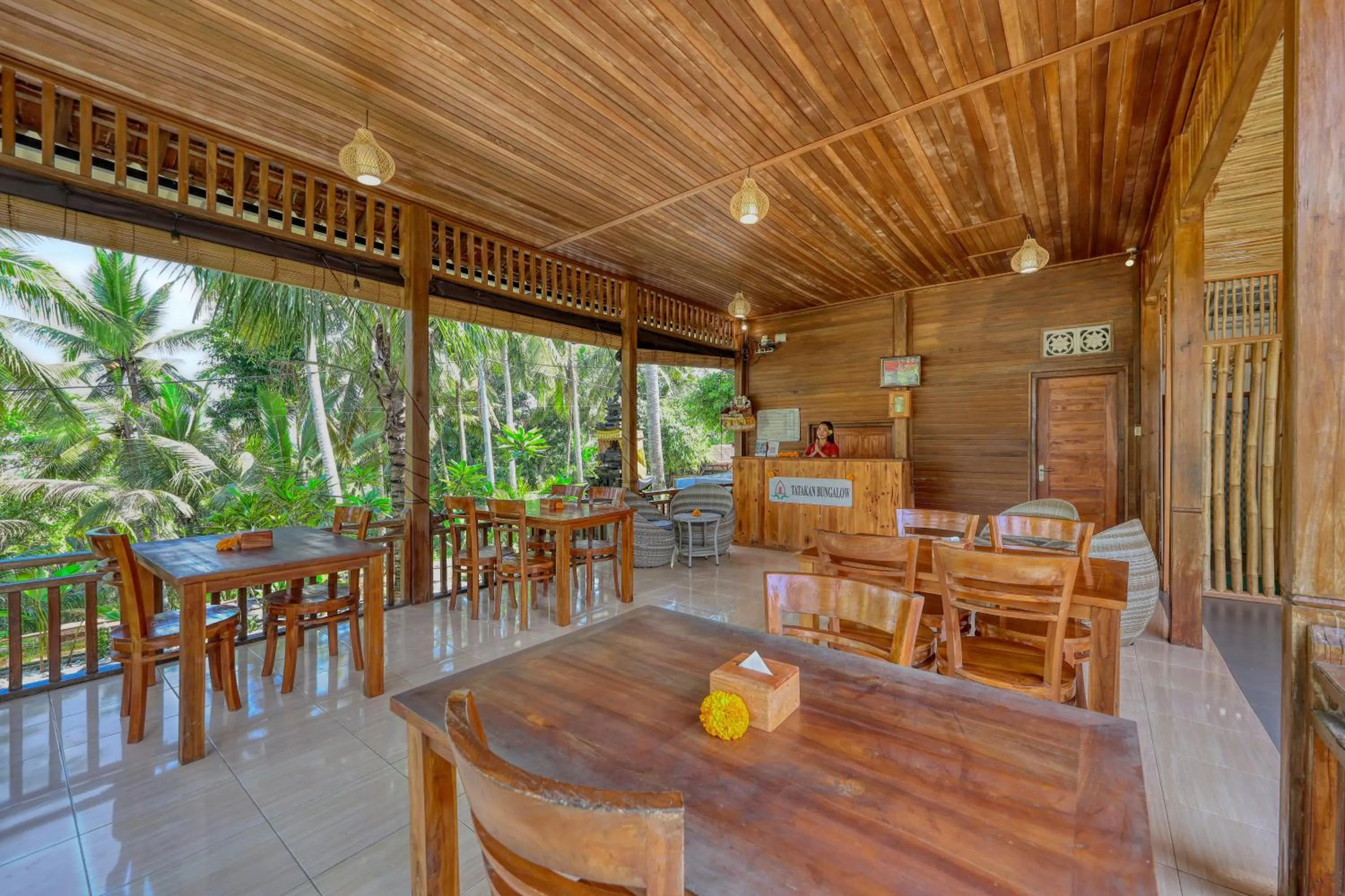 Restaurant/places to eat in Kelingking Tatakan Villa