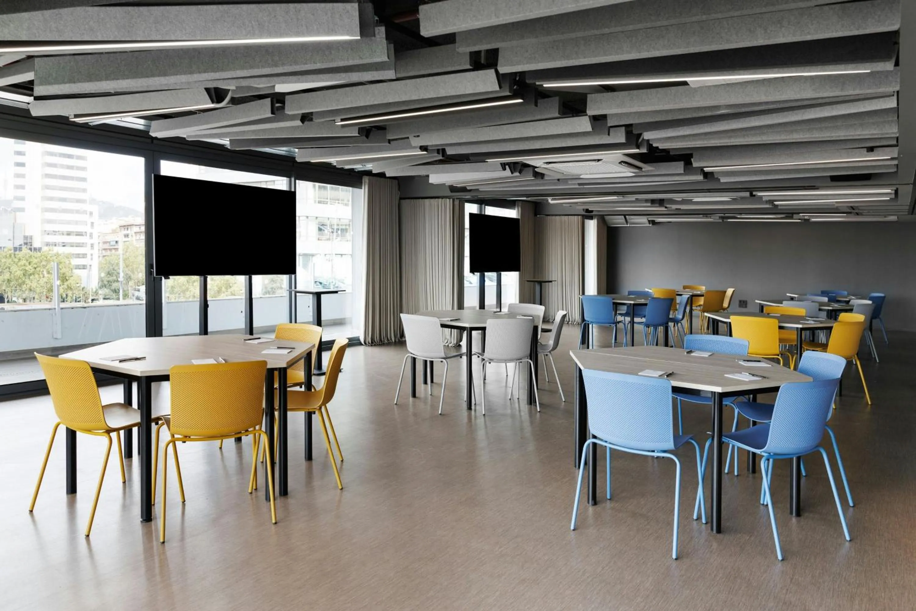 Meeting/conference room in Moxy Barcelona