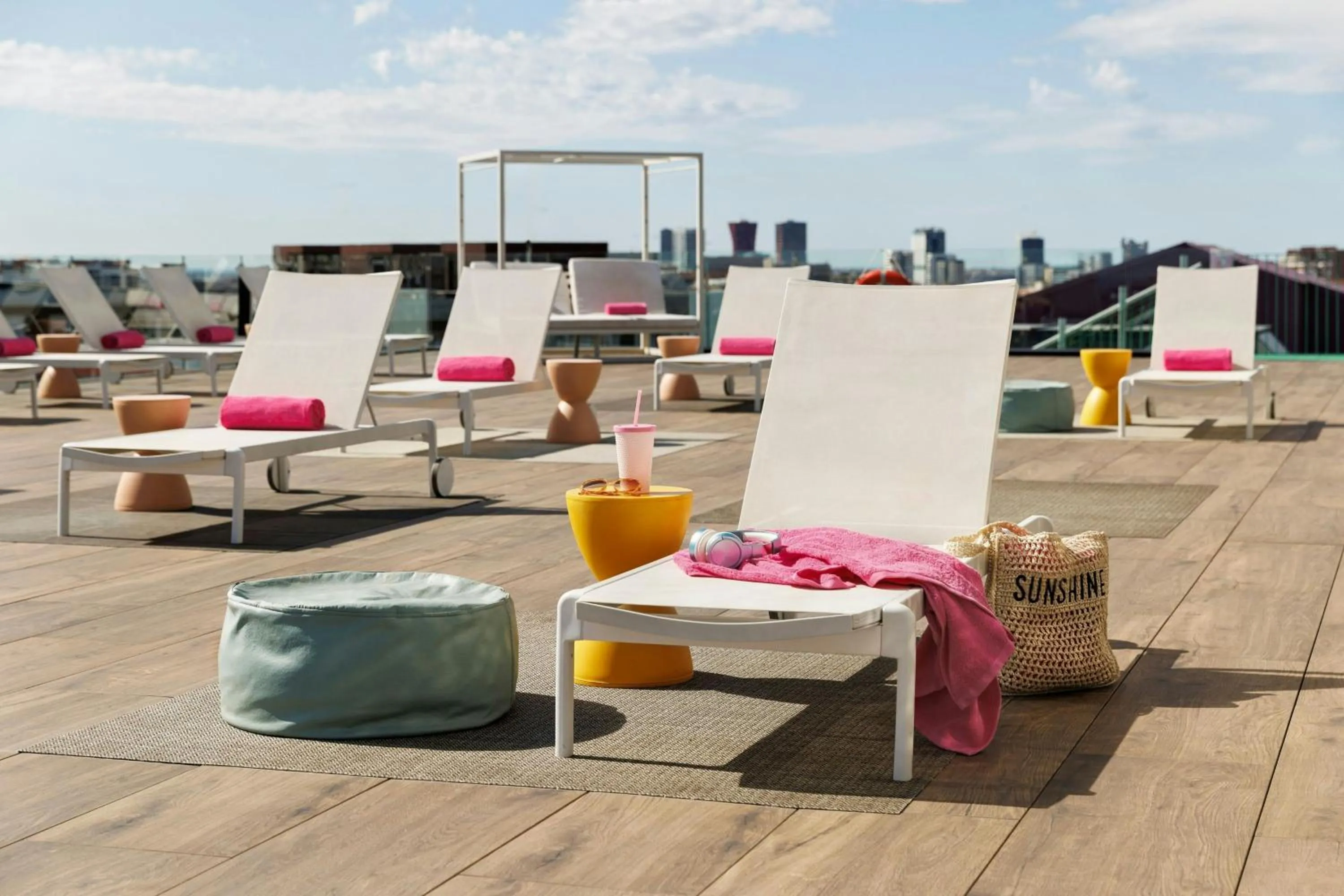 Swimming pool in Moxy Barcelona