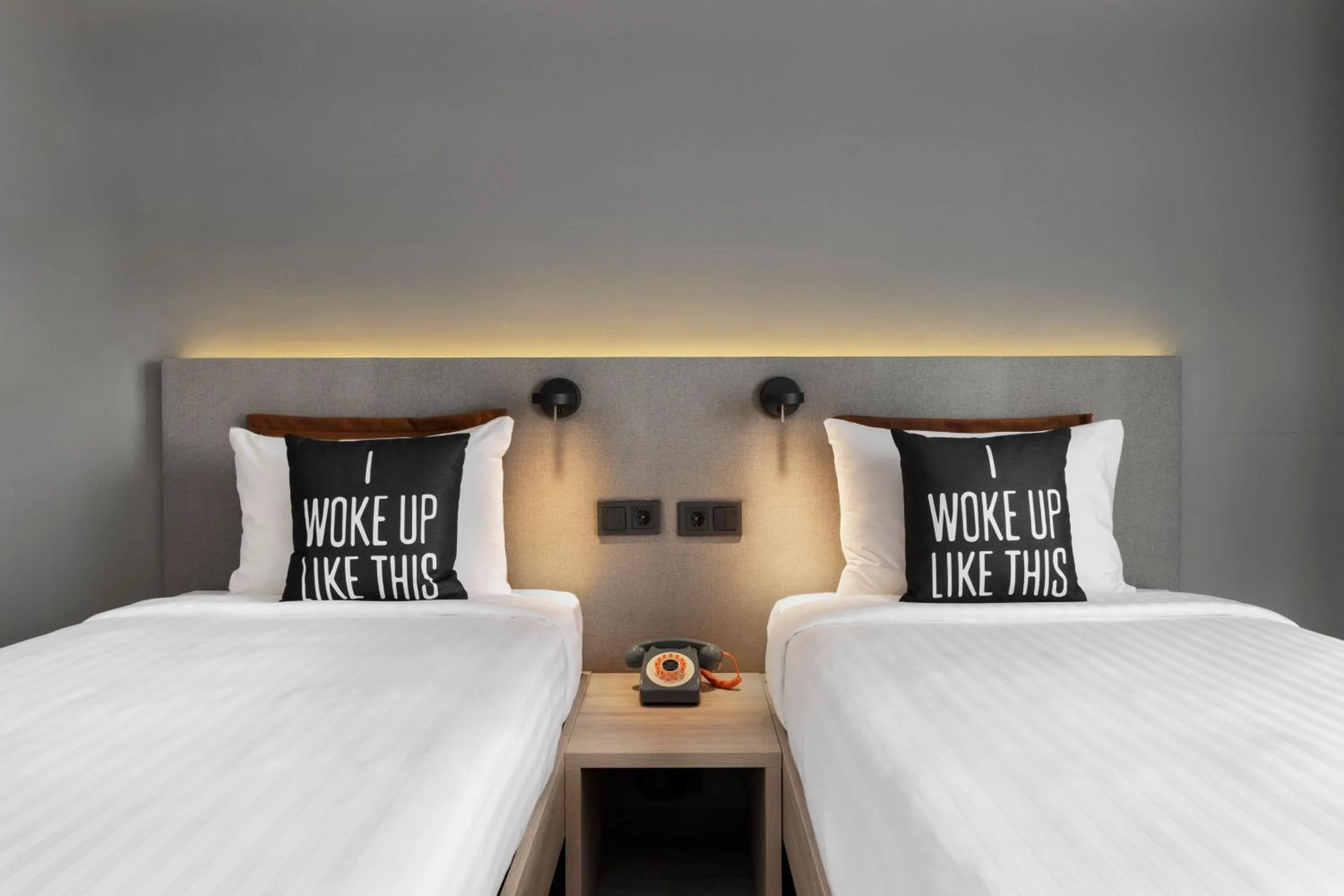 Lounge or bar, Bed in Moxy Barcelona