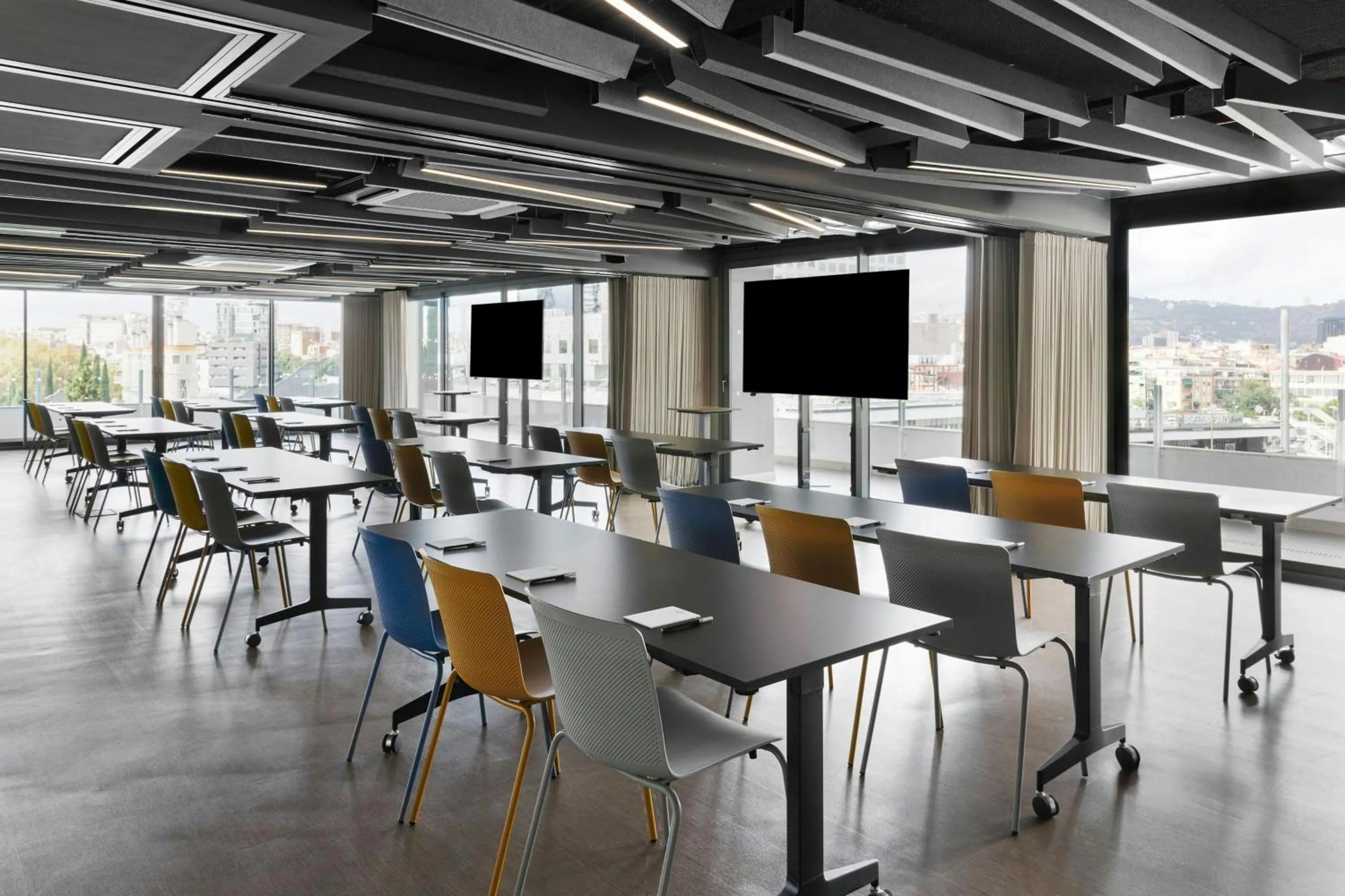 Meeting/conference room in Moxy Barcelona