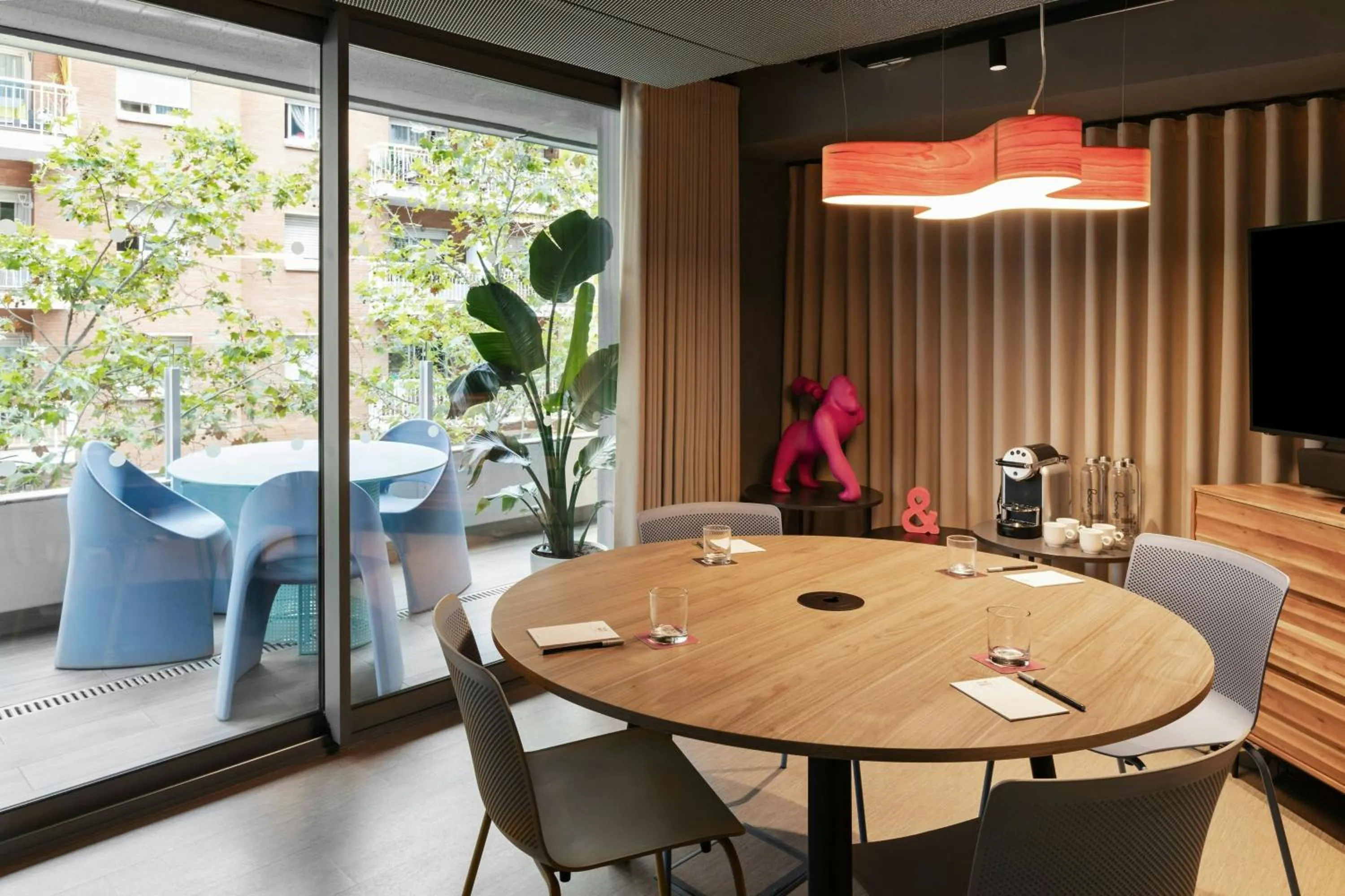 Meeting/conference room in Moxy Barcelona