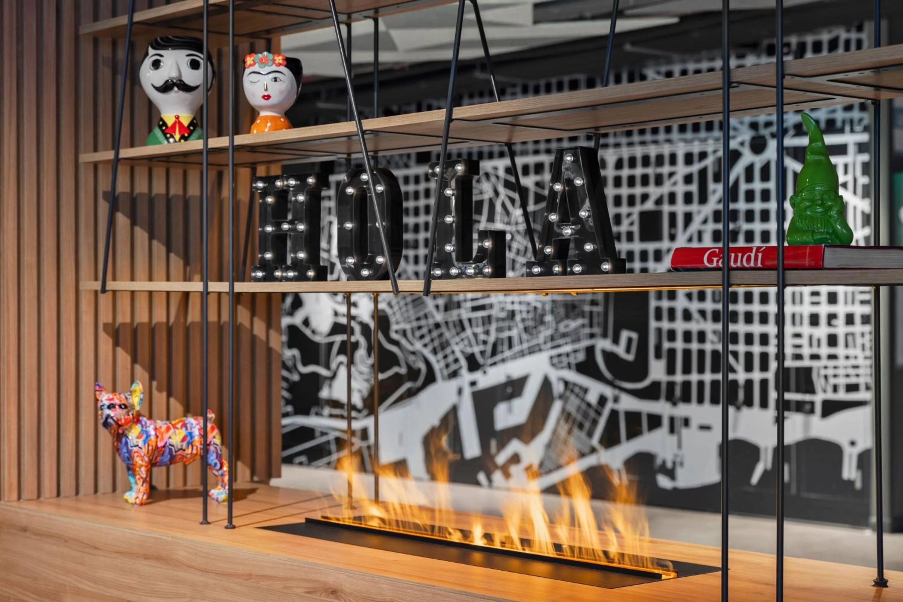 Lounge or bar in Moxy Barcelona